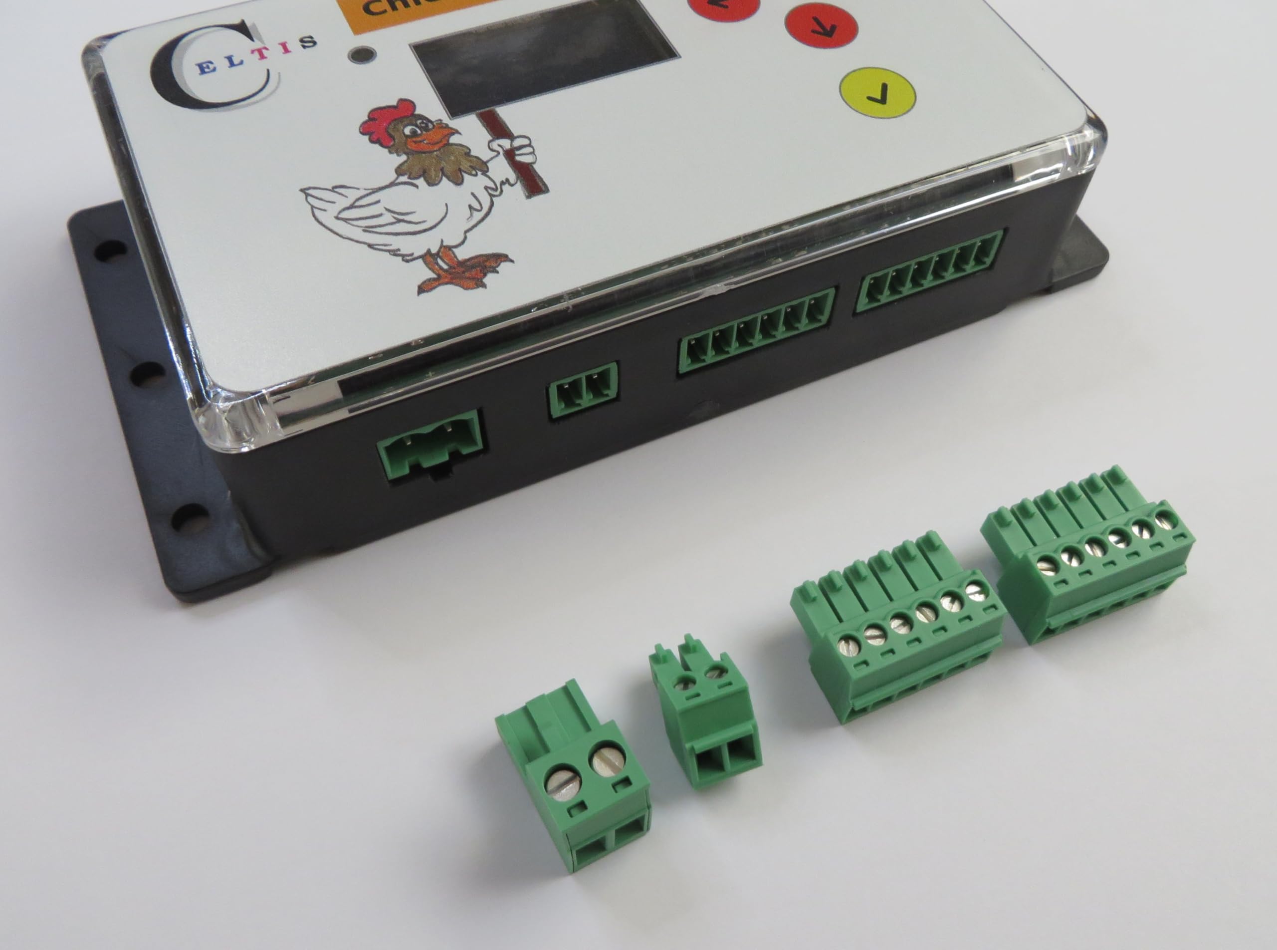 ChickenControl All-In-One-Steuerung für Hühnerstall | Beleuchtung, Klappe, Lüftung, Heizung, Berechnet Sonnenaufgang und Untergang, Sanftes Dimmen
