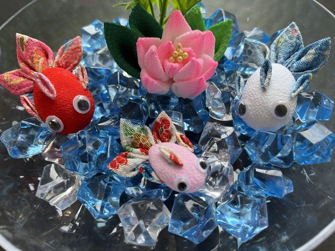 金魚と蓮の花の置物 Amazon.co.jp: 夏飾り 金魚 蓮の花 置物 : ホーム＆キッチン