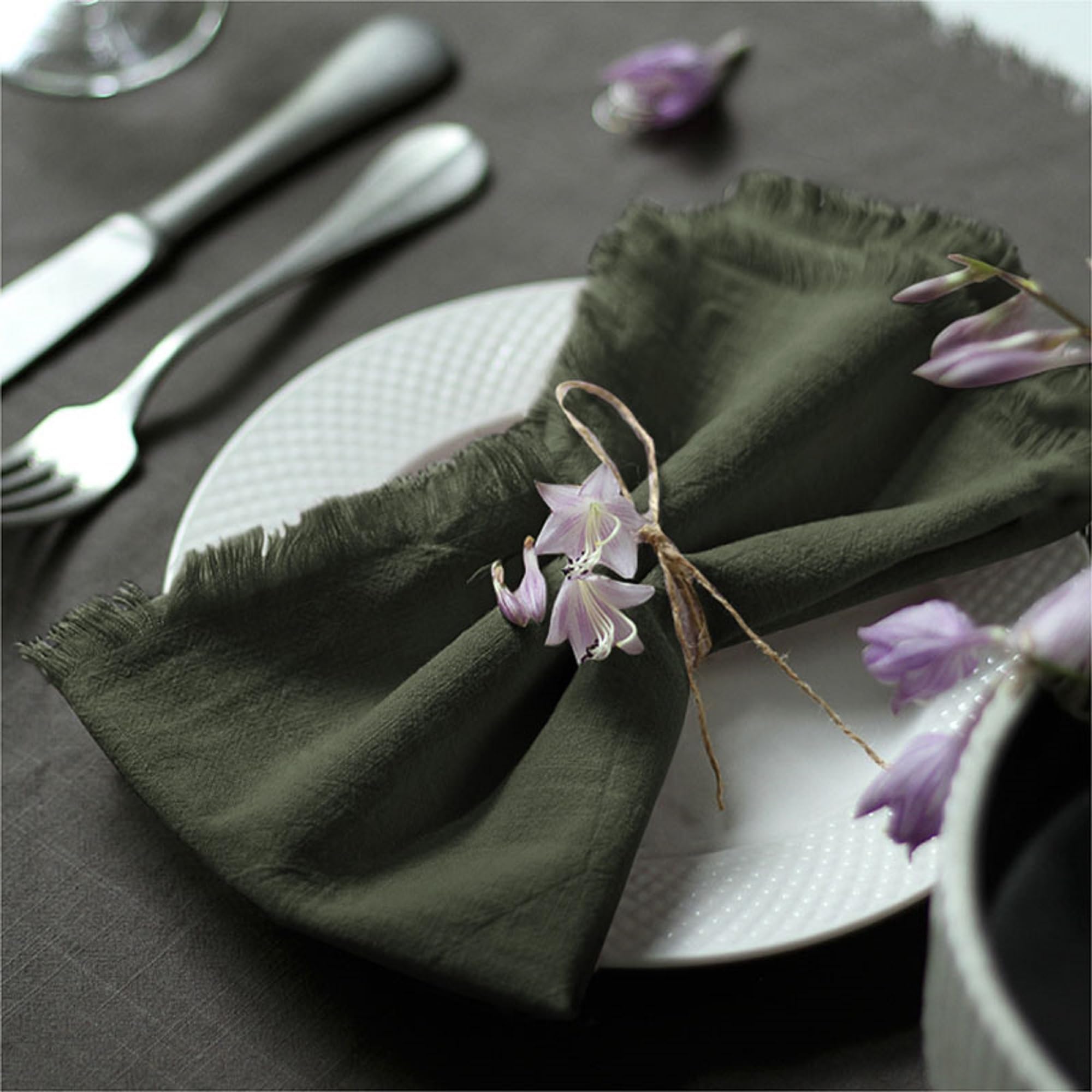 Handmade Cloth Napkins 100% Cotton Napkins with Fringe，Delicate Handmade Cloth Napkins for Dinners, Parties, Weddings and More，18 x 18 Inch Set of 4 - Olive Green