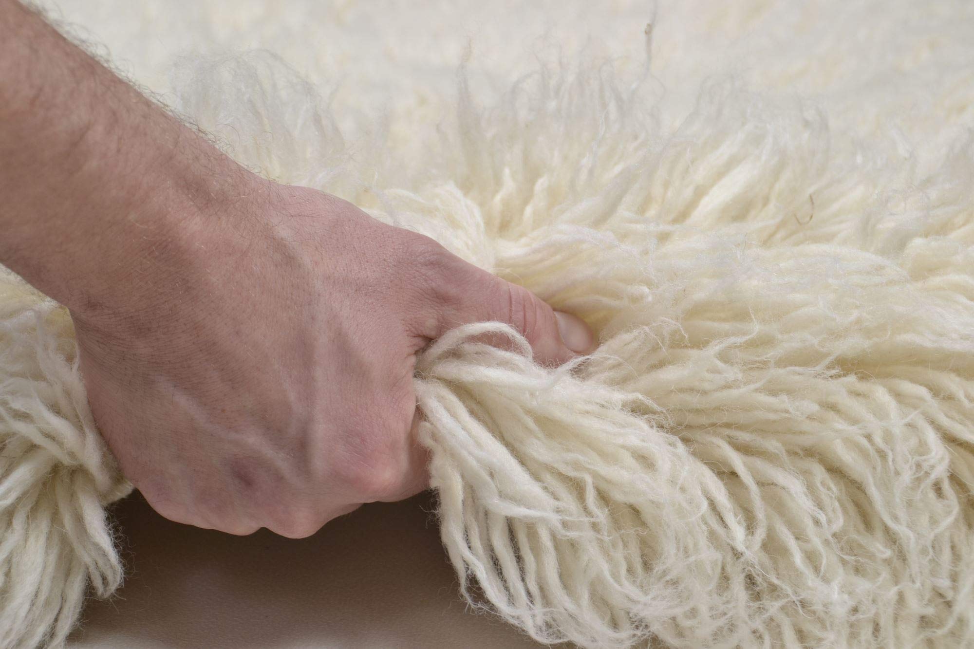 Flokati Teppich aus Griechenland | Skandinavisch | nachhaltiger Premium Shaggy | Natur | 100% Schurwolle; handgewebt, waschbar, natur | 60 x 90 cm | Flokos XXL