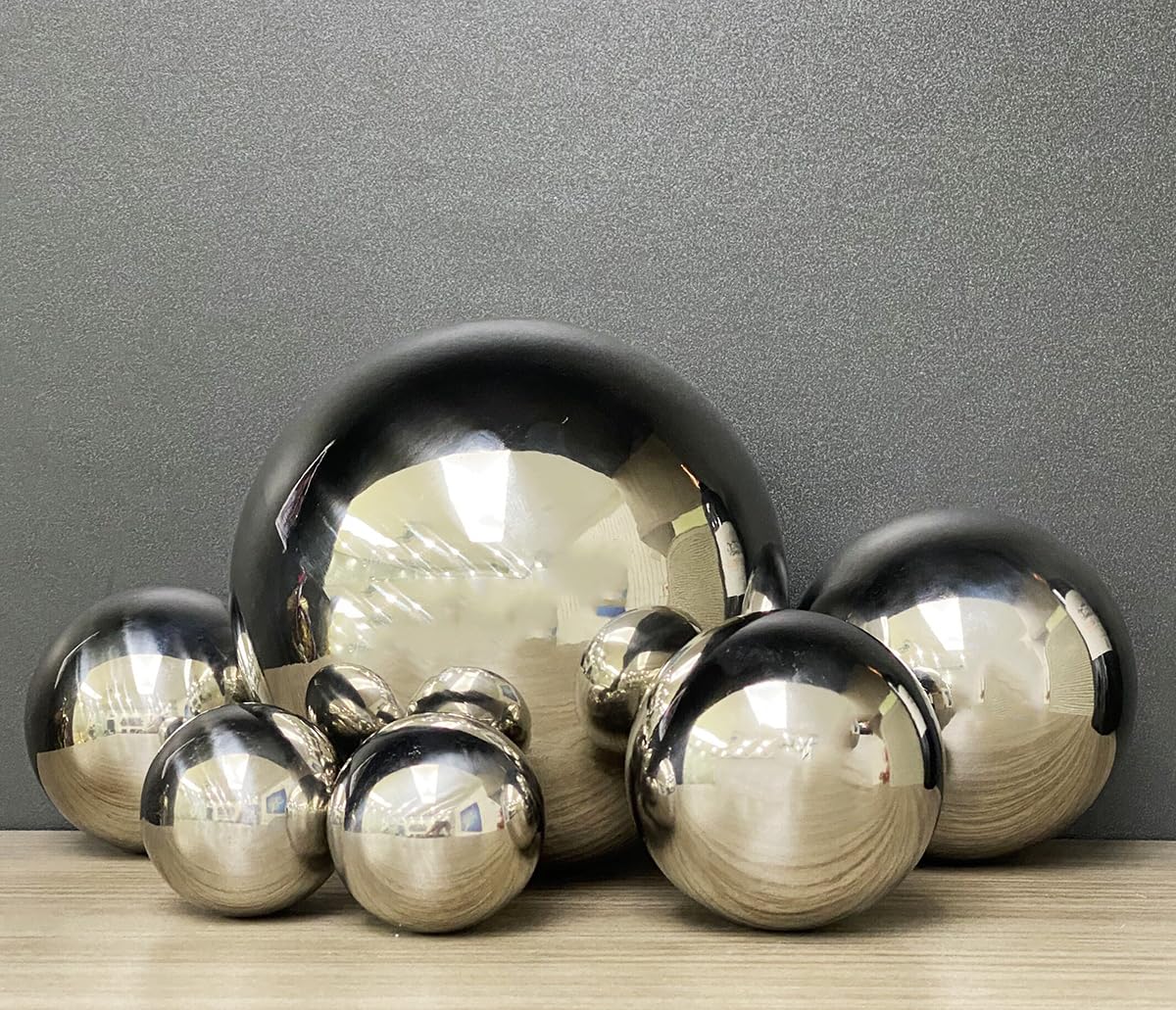 Semeid Shiny Decorative Balls Set,Stainless Steel Decorative Orbs Ball Sculpture Decor for Centerpiece Cabinet Bar Shelves (Sliver-6pcs)