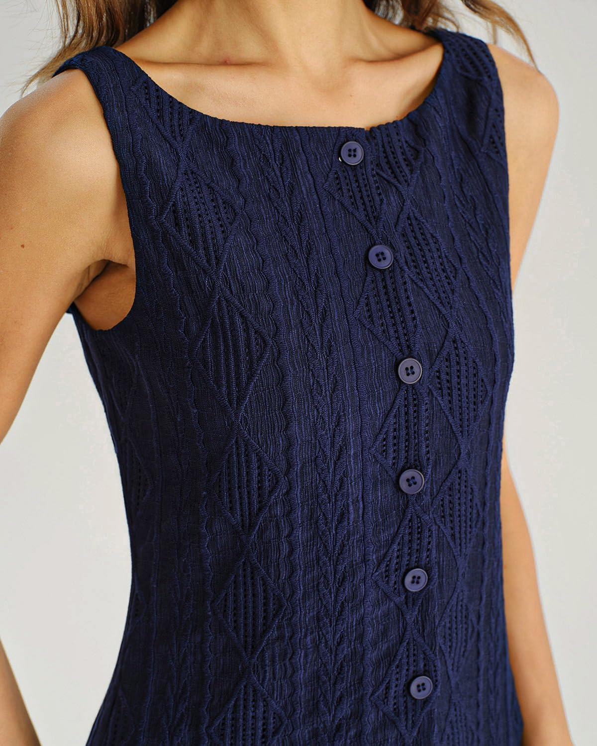 RIHOAS Women's Vintage Textured Button Front Tank Top,Trendy Boat Neck Sleeveless Going Out Top for Women