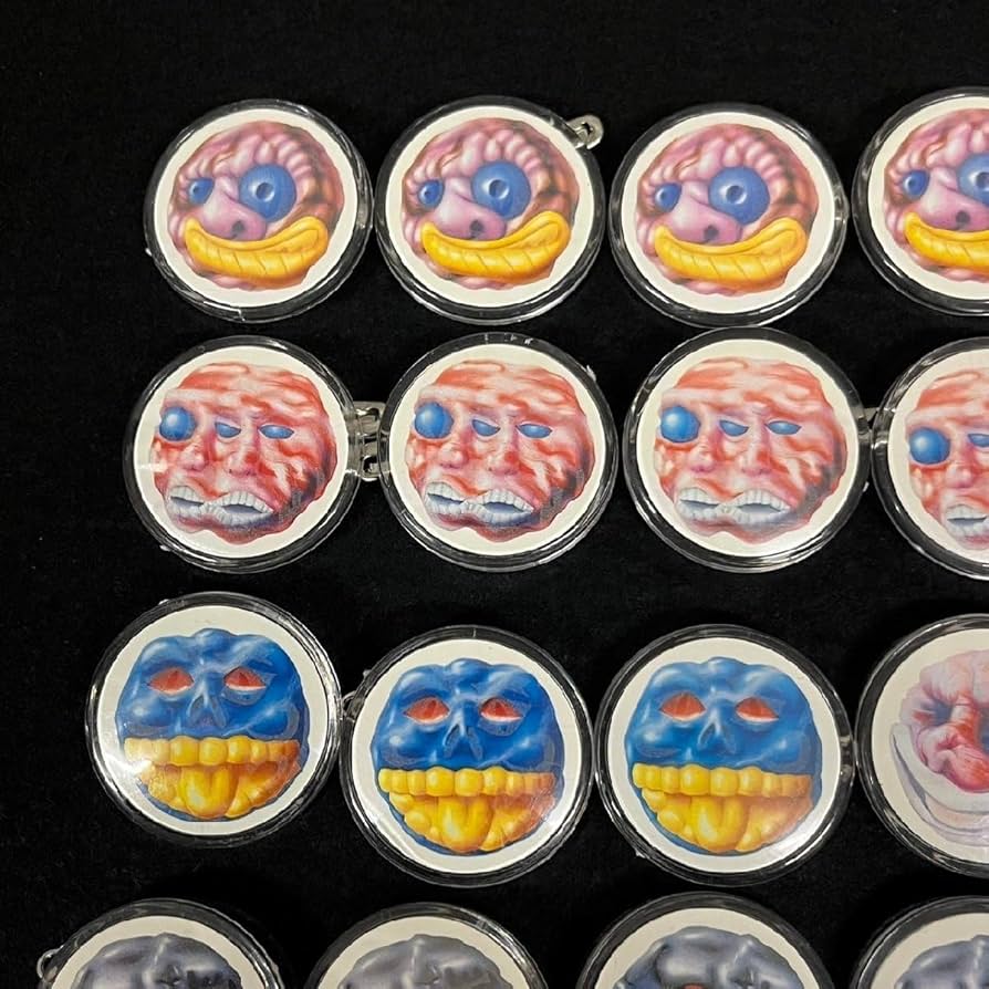 【kkページ】缶バッジ Amazon.co.jp: ！ 明治 ホラーボール モンスター ゾンビ 缶