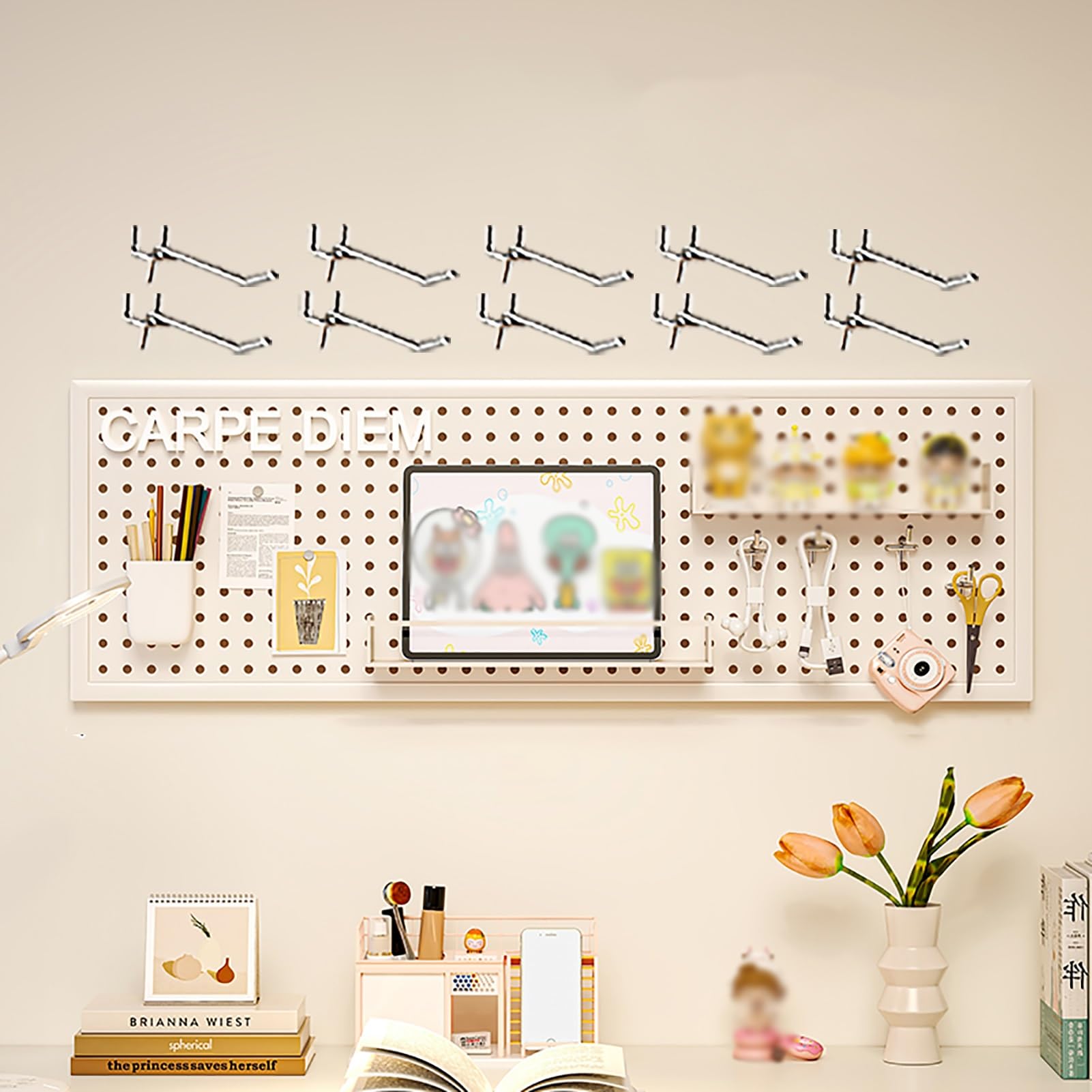 Panneau perforé en métal pour optimiser le rangement mural