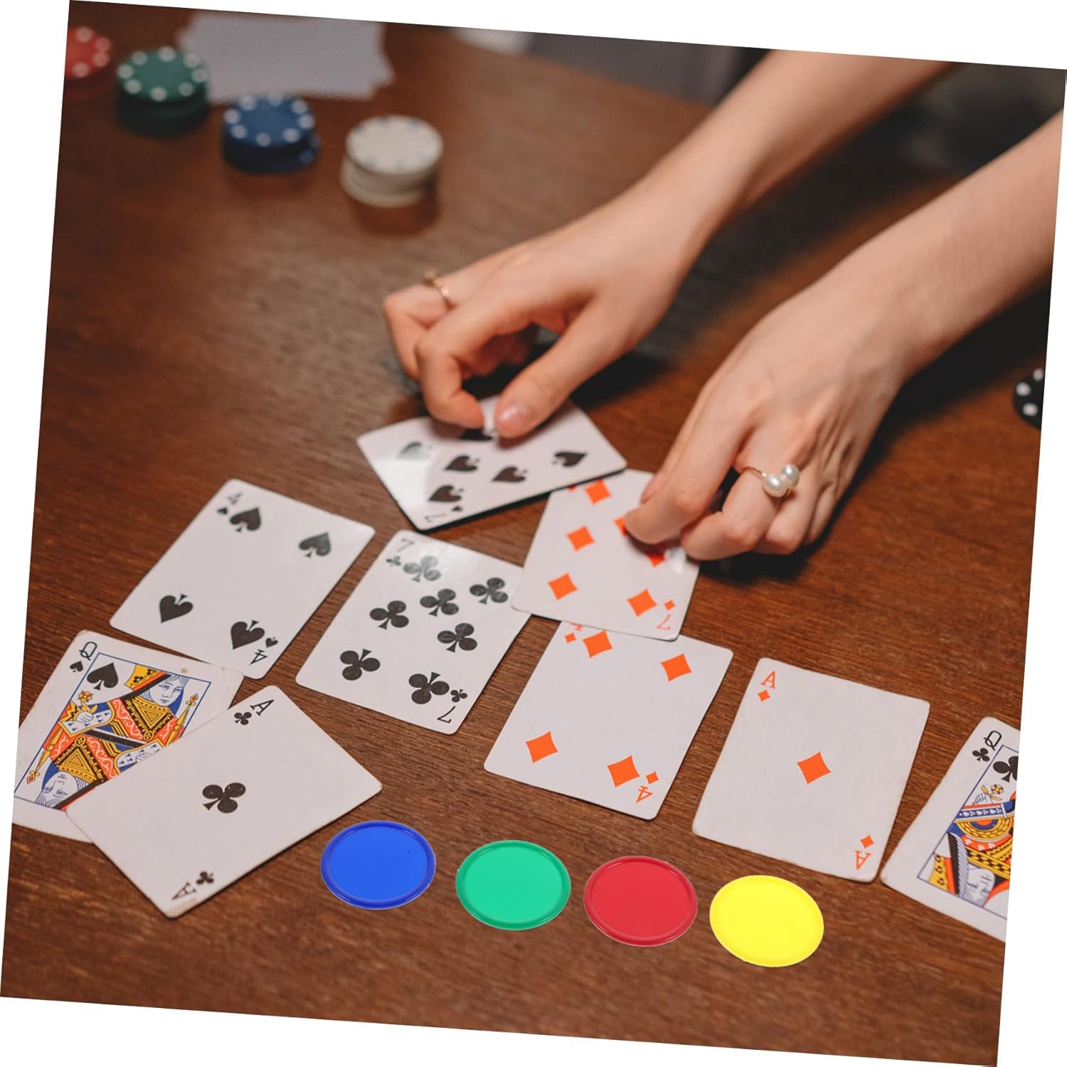 320pcs Blank Counting Chips Plastic Poker Chips Poker Case Smooth Surface Material