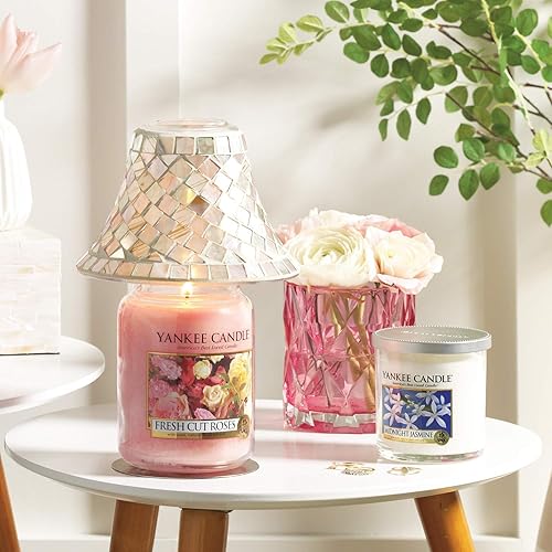Miniatura 10 de Yankee Candle Vela perfumada en tarro grande, rosas recién cortadas, hasta 150 horas de tiempo de combustión