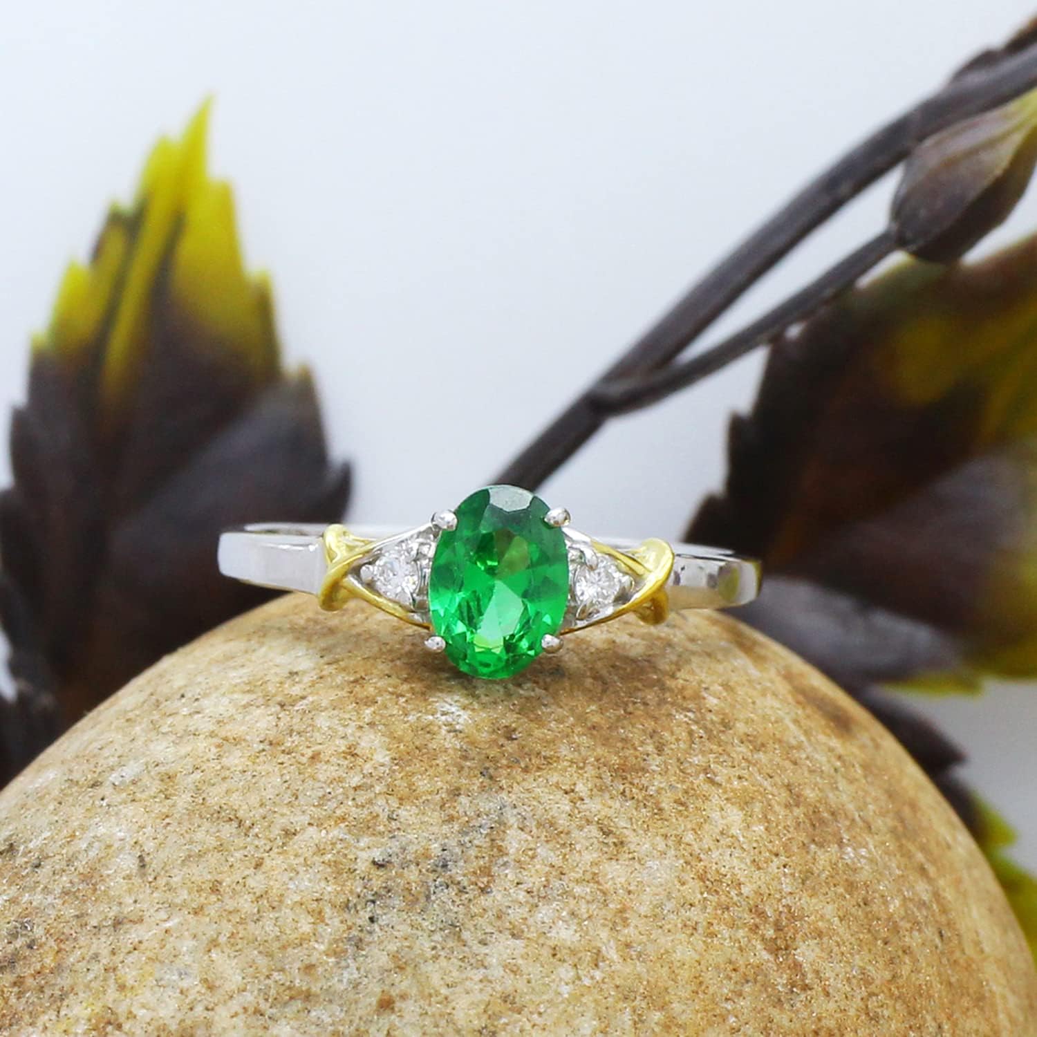 SAVEARTH DIAMONDS 2 Tone 14K Gold Plated 925 Sterling Silver Oval Shape Green Nano Emerald Gemstone and Round Shape Lab Grown Diamond Women Ring (0.85 Cttw)