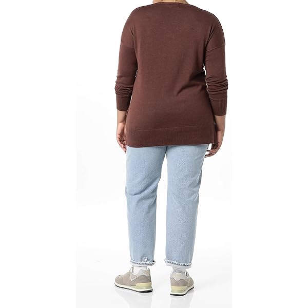 Amazon Essentials Women's Lightweight Long-Sleeve V-Neck Tunic Sweater (Available in Plus Size), Black, Medium