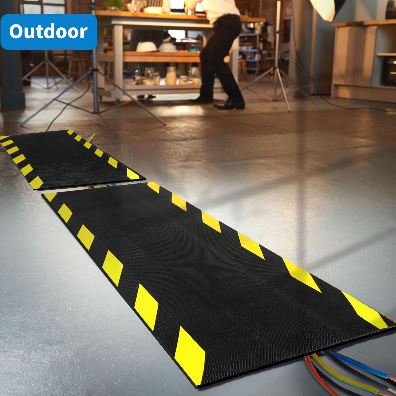 SWAWIS Canalina Passacavi Calpestabile in Gomma 100 x 30 cm Specifica per Esterno Passacavi Pavimento in Nylon e Gomma Canalina Veloce, Semplice e Riposizionabile