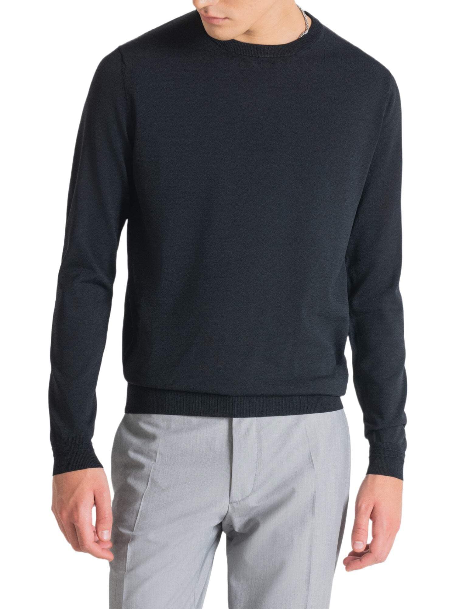 Pull noir homme Antony Morato idéal pour vos sorties citadines