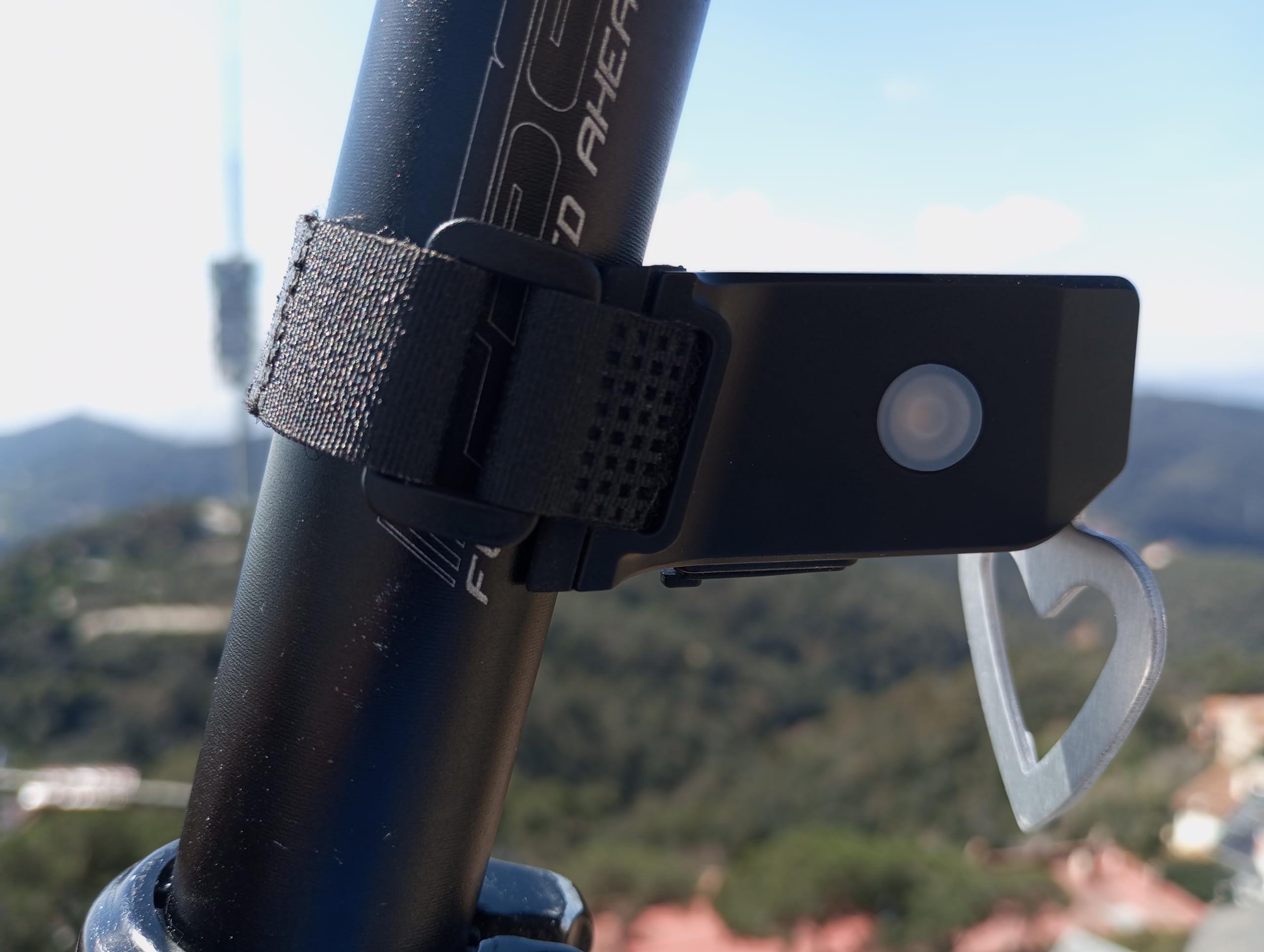 Coeur Eclairage arrière LED pour Vélo 5 Modes d'éclairage - Charge USB - Etanche IP64