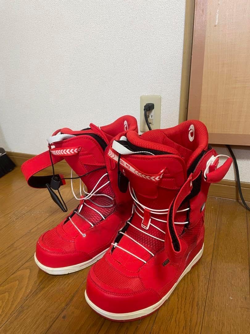 【引取限定】赤 スノーボードブーツ MO 26.5 専用バッグ付き 引取限定赤 スノーボードブーツ MO 26.5 専用バッグ付き スノーボード