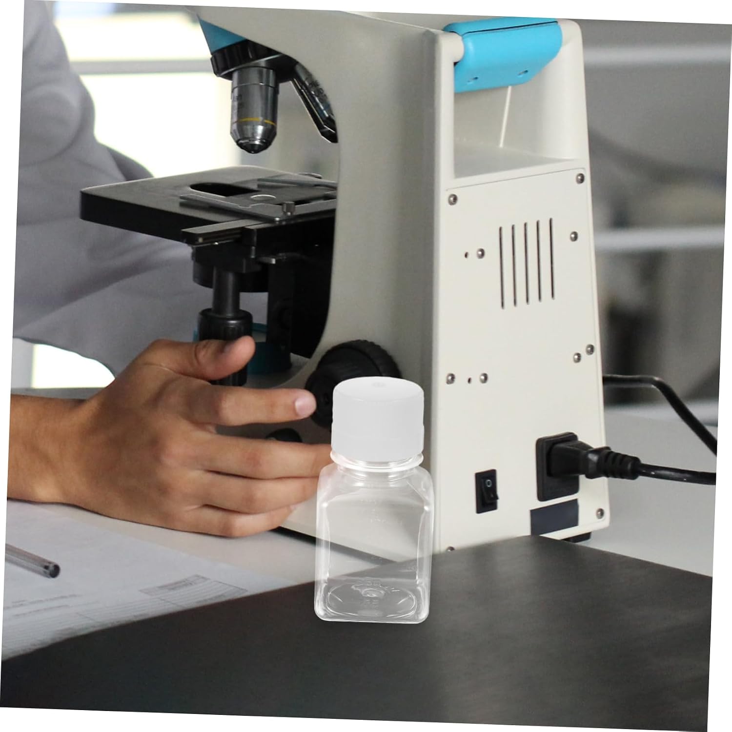Alipis 2pcs Plastic Graduated Reagent Bottles Narrow Mouth Serum Vial for Laboratory Use Leak Design Scale for Accurate Measurements
