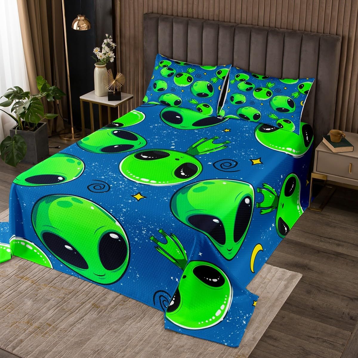 Manfei Cute Alien Kids Bedspread Twin Size,Starry Sky Galaxy Outer Space Coverlet Set,Boys Girls Room Decor,Psychedelic Spacecraft Quilted Coverlet,Blue Green Bedding Quilt,1 Pillowcase