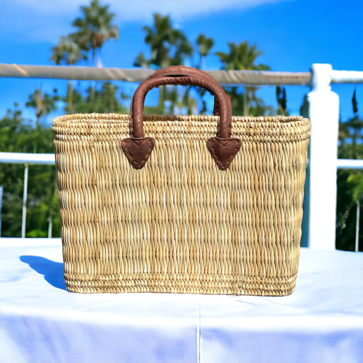 Korbtasche oder Ibiza Tasche mit Ledergriff, Marokko