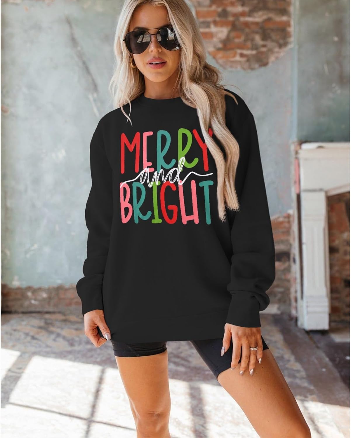 MODNTOGA Women's Merry and Bright Crewneck Sweatshirt Long Sleeve Merry Christmas Sweatshirt Retro Fall Winter Pullover Tops