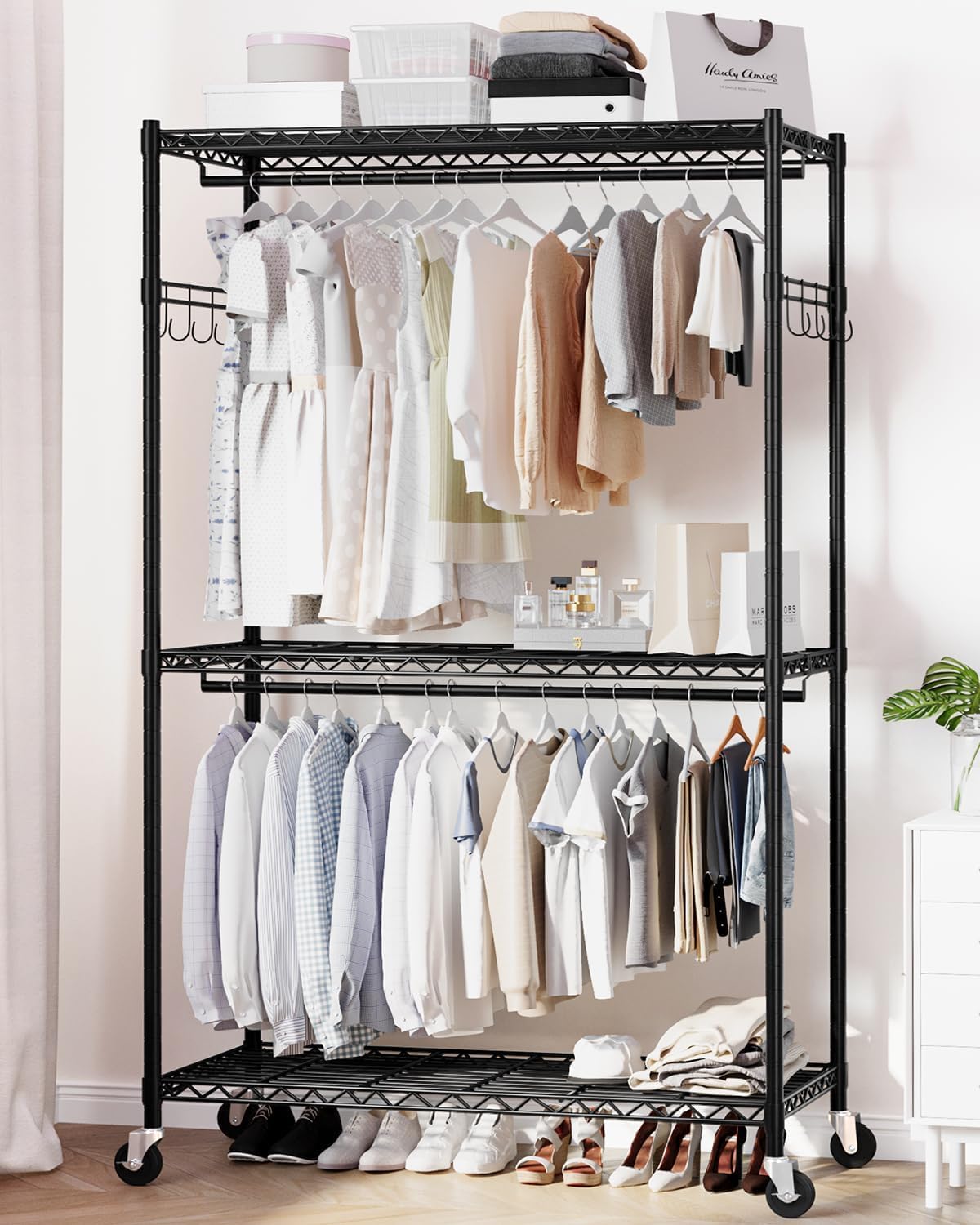 ALKNOT Portant à Vêtements Solide Avec Roulettes - Double Perche Télescopique + 3 Niveaux Rangement - Portant Vêtements Extensible