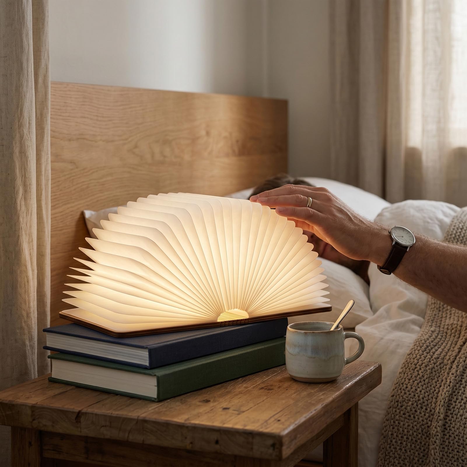 Klappbare Buchlampe aus Holz, 3000 K Bis 3500 K Warme LED | Einstellbares warmweißes Licht, Magnetverschluss, 1200 mAh, wiederaufladbarer Akku Typ C, 3,94 x 5,71 Zoll, für Frauen