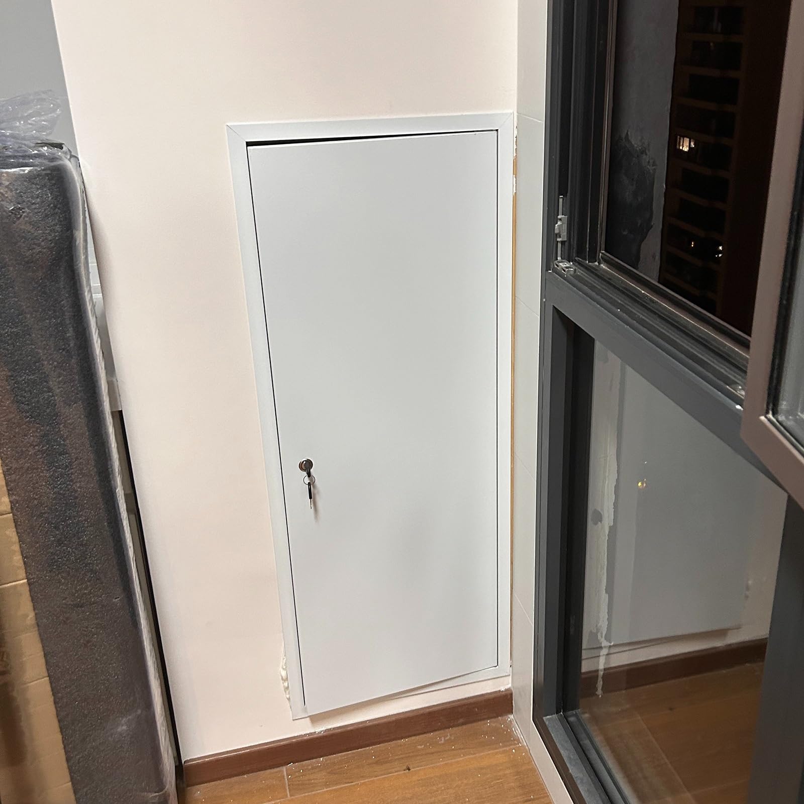 Ognioodporny metalowy panel dostępu do płyt kartonowo-gipsowych - bezpieczny dostęp do poddasza z blokadą, niestandardowy rozmiar 50 cm x 91 cm, łatwa instalacja, trwałe białe wykończenie dla