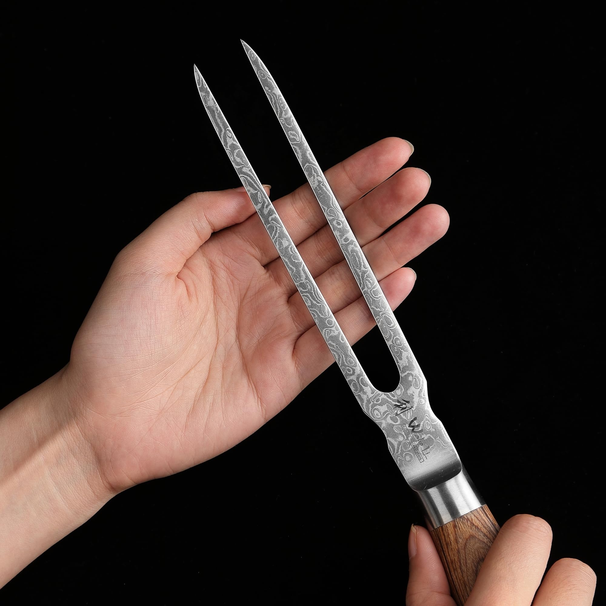 Wakoli EDIB PRO Fourchette à Découper en Damas, 18 cm, Manche en Pakka | professionnelle, acier damassé à 67 couches avec noyau VG10, pour viande et barbecue, gauchers et droitiers, coffret cadeau