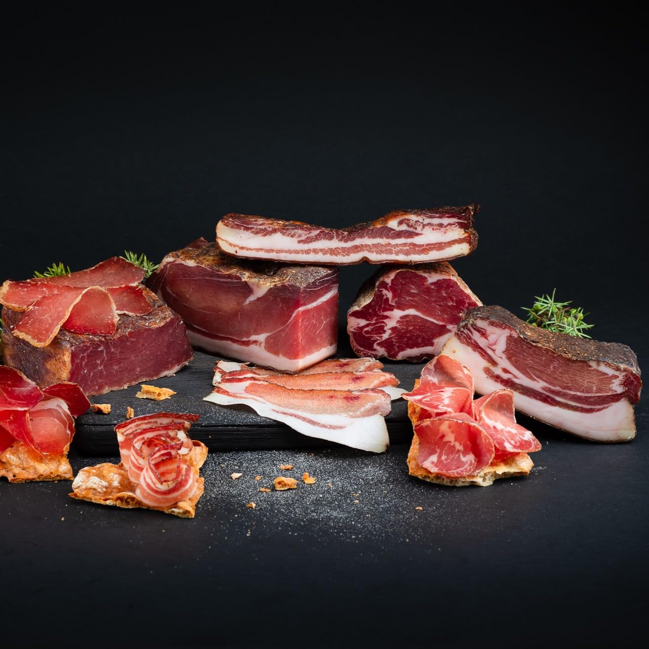Südtiroler Speck Geschenkbox – 5 ausgewählte Sorten Premium Speck 8+ Monate gereift – Exklusives Feinkost Geschenk für Männer – Original aus Südtirol