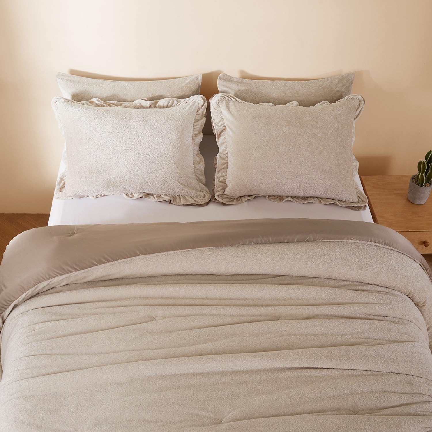 Fluffy Cloud Soft Bedding Ruffle Comforter Twin,Lightweight Breathable Warm Twin Ruffle Comforter Set Vintage Shabby Chic Farmhouse Bed Set