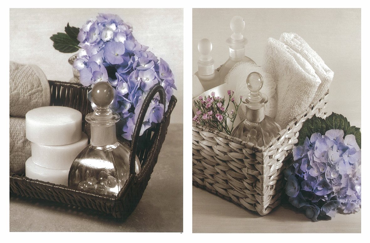 Cuadros de baño Florales en Blanco y Negro con hortensias violetas. Set de 2 Unidades de 19 cm x 25 cm x 4 mm unid. Adhesivo FÁCIL COLGADO. Adorno Decorativo. Decoración Pared hogar