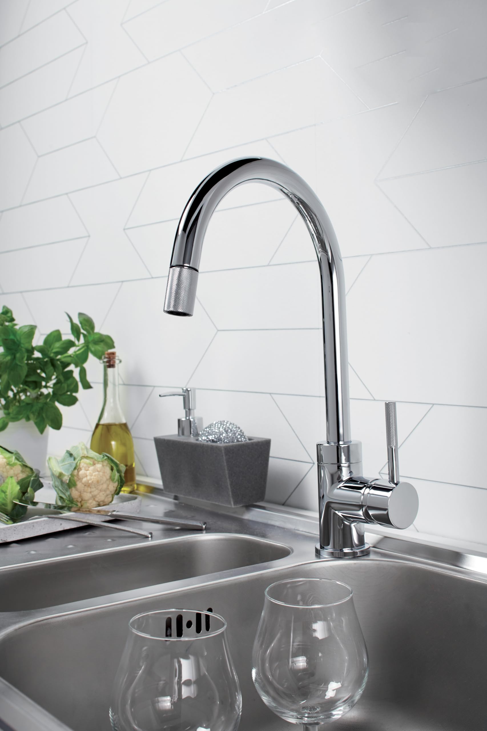 Grifo de cocina con ducha extraíble Caño giratorio 360 grados Ahorro de agua y energía Maneta moleteada para agarre perfecto JACOB DELAFON EDGAR E23309-CP