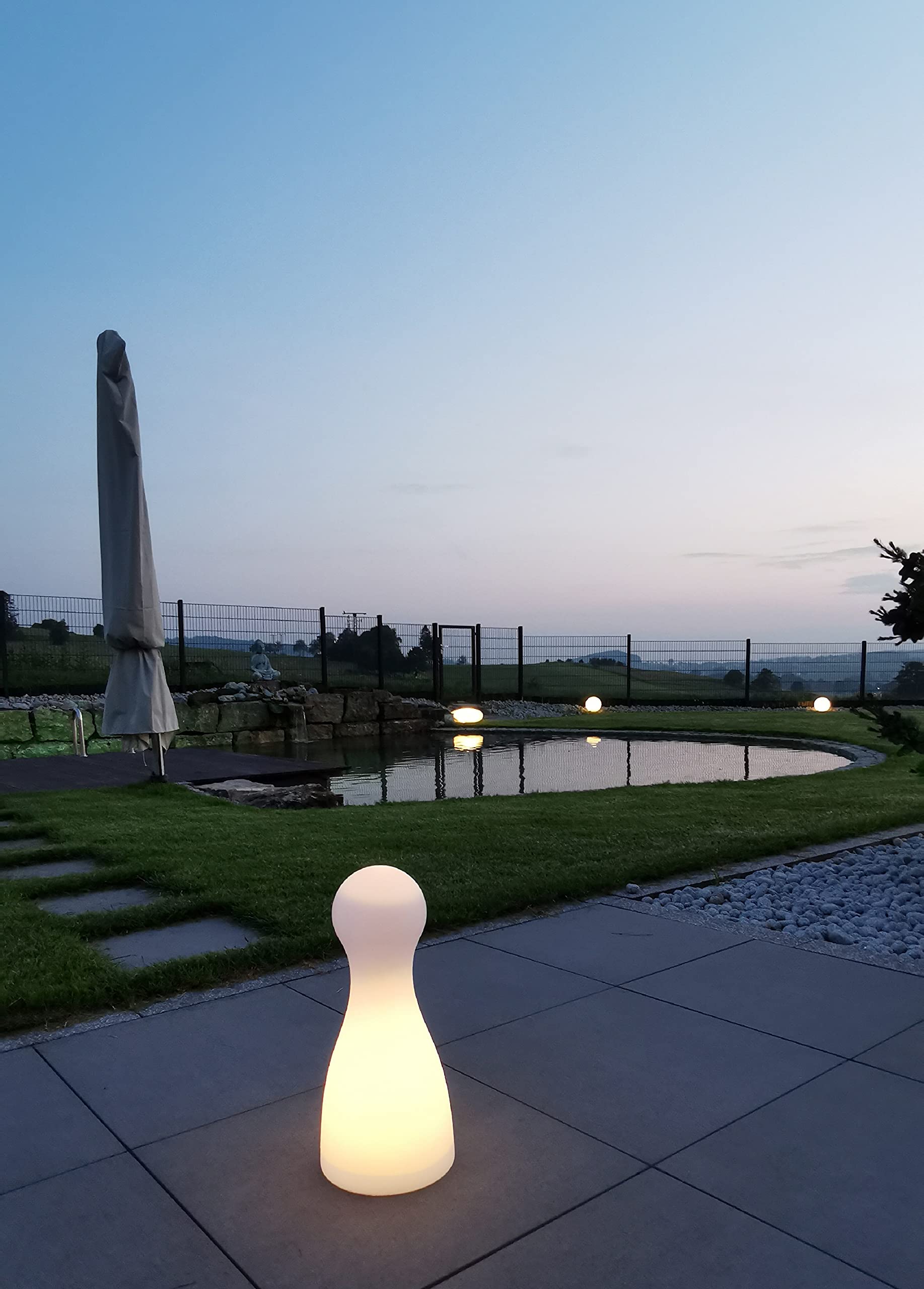 Trango 7234 IP65 Leucht-Figur mit 1x E27 Lampenfassung Spielfigur Gartenlampe *HALMA* 50cm Hoch in weiß inkl. ca. 5 Meter Kabel Außenlampe, Gartenstrahler, Leuchtkegel ohne Leuchtmittel