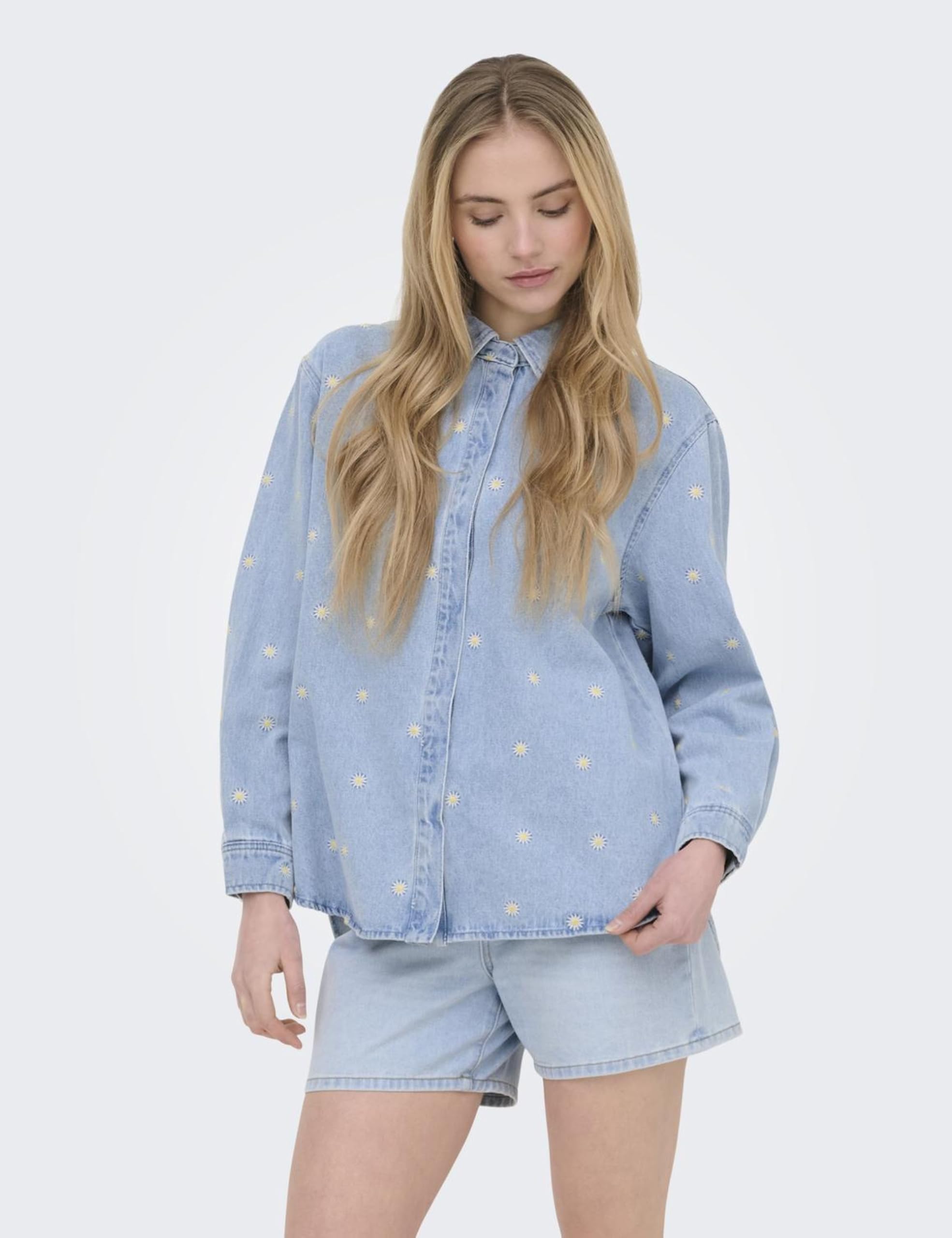 ONLY Damen Onlvera Ls Daisy Emb DNM Shirt Qyt Onlvera Ls Daisy Emb DNM Shirt Qyt (1er Pack)
