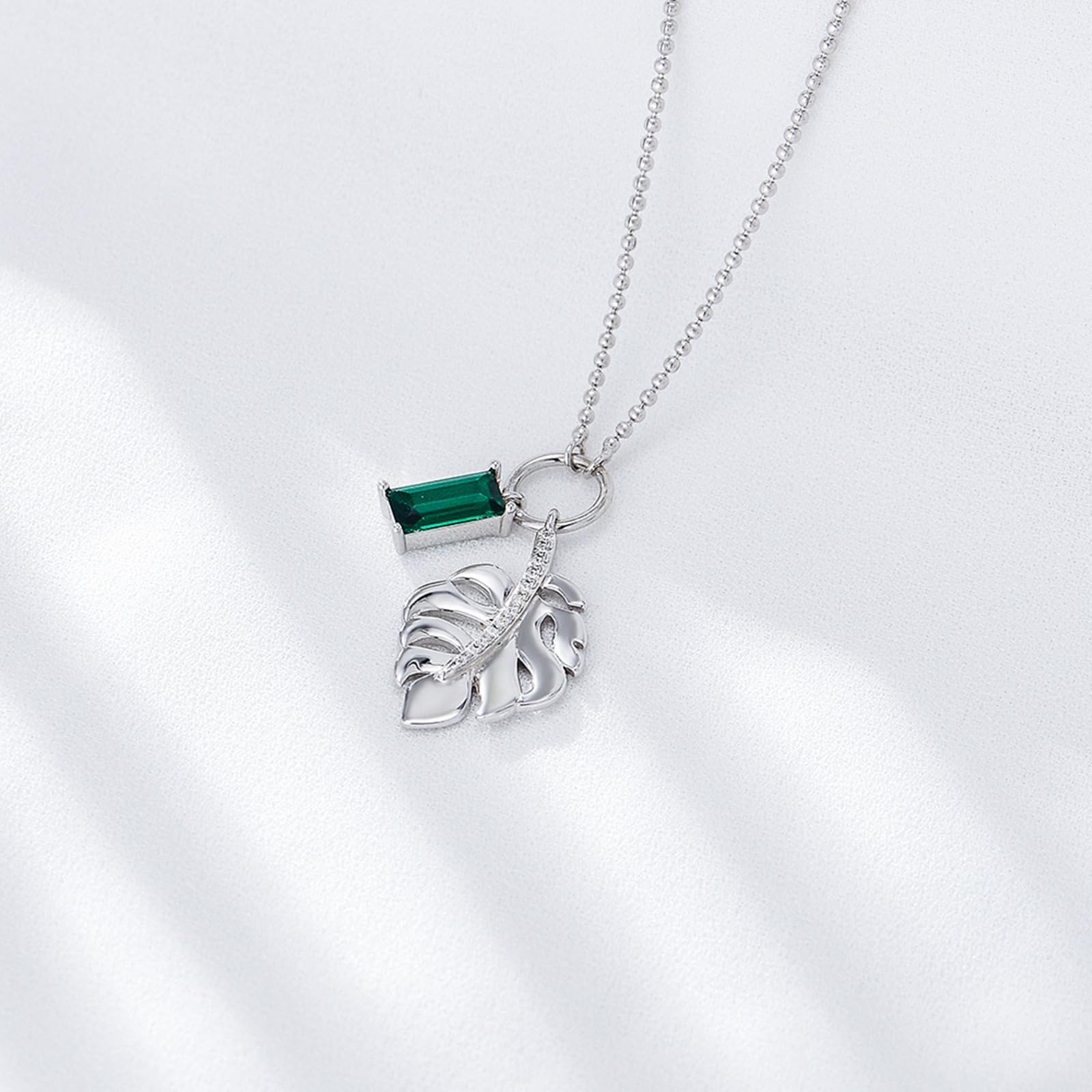 Ciondolo per Collana Oro Bianco 18k/14k/9k, Collane Donna Pendente Fiore con Smeraldo Sintetico e Diamante, Catena Regolabile 40+5 cm