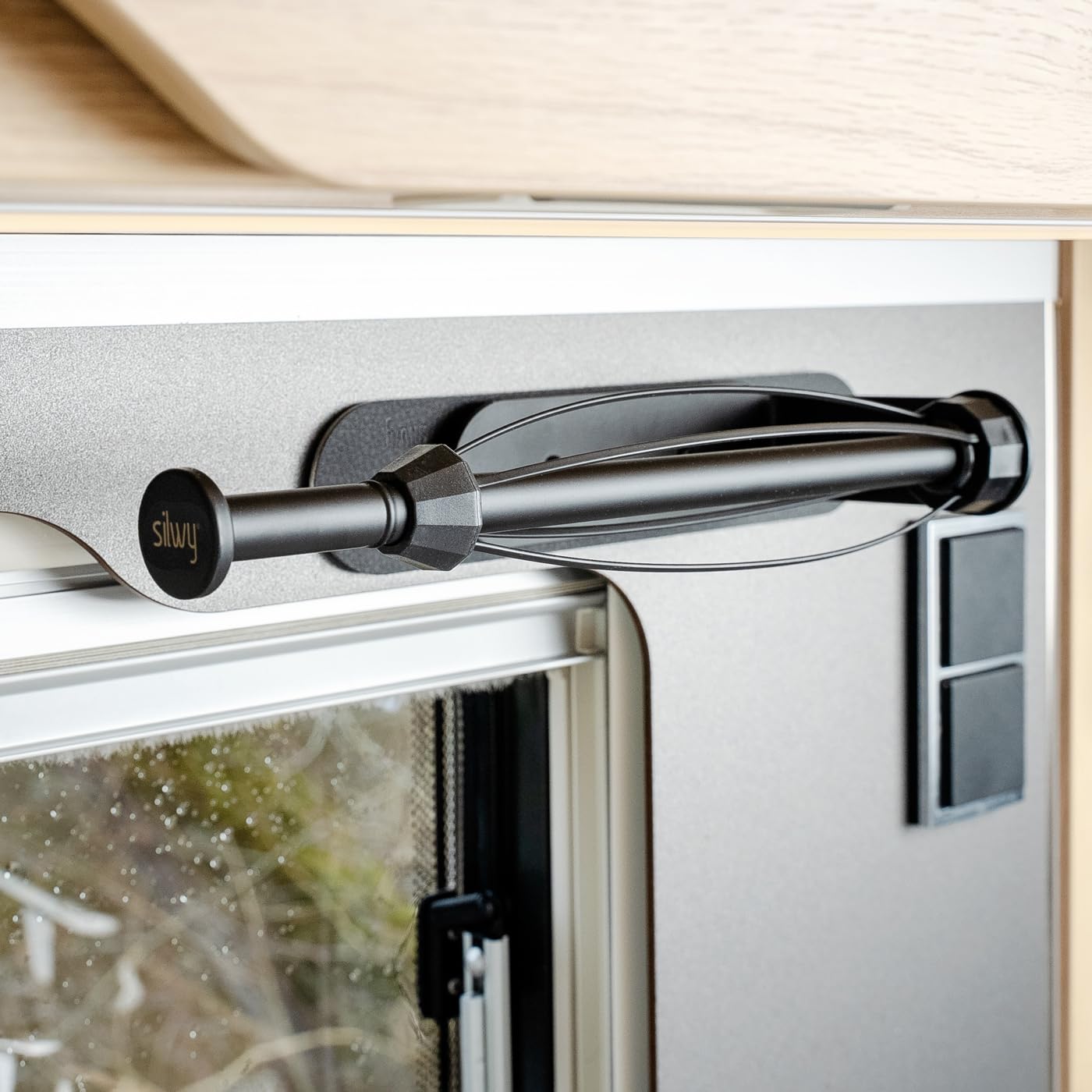 Silwy Soporte magnético para Rollos de Cocina, se adhiere a Superficies metálicas y Barra de Metal sin taladrar, Flexible para Cocina, Caravana, Barco y Cocina al Aire Libre, imanes de Goma para