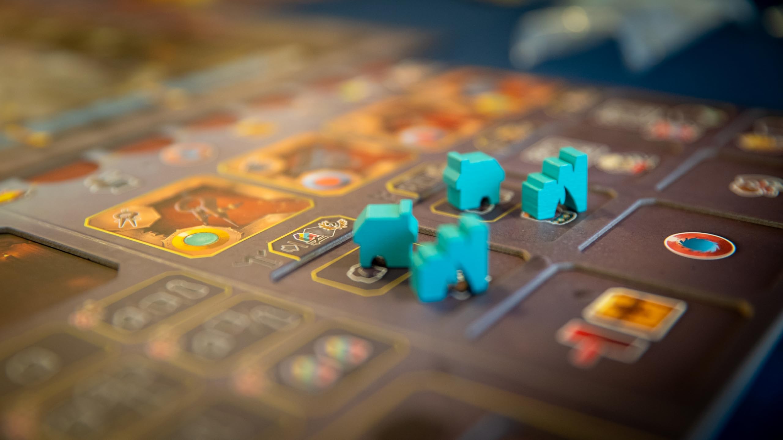 Devir - Covenant – Juego de Mesa de Estrategia Épica Enanos | Recupera la Montaña Sagrada | 1-4 Jugadores, 100 min, Autor de Bitoku y Sabika | Aventura Fantástica y Cooperativa (BGCOVSE)