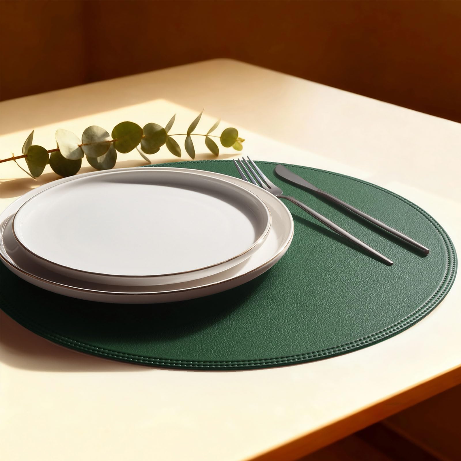 Lot de 6 Sets de Table Ronds épais en Similicuir PU, imperméables, antidérapants, lavables, résistants à l'huile, infroissables, pour Cuisine, Salle à Manger (Vert)