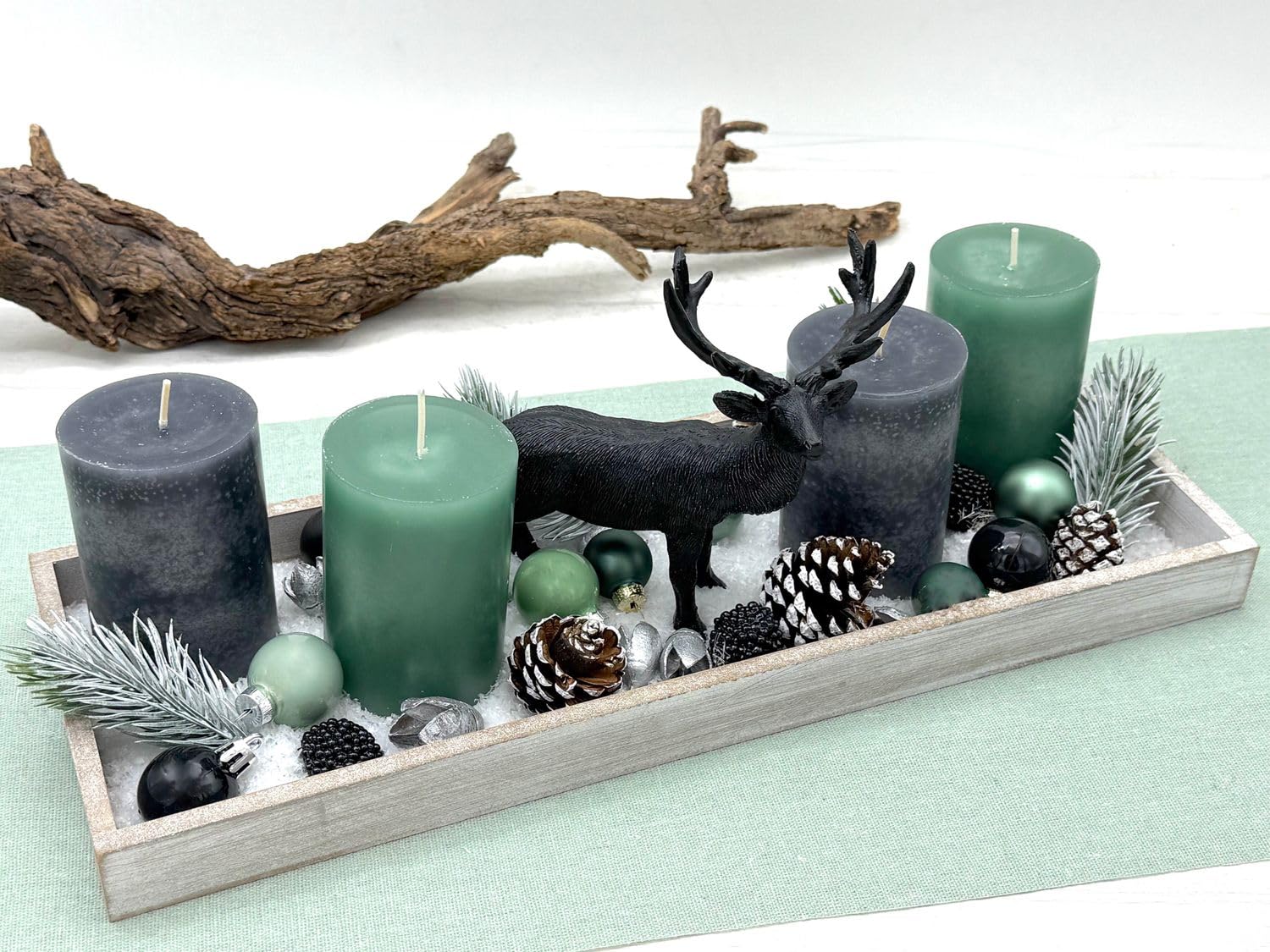 ZauberDeko Adventsgesteck Weihnachten Deko Adventskranz Tablett Modern Hirsch Schwarz Adventskerzen Grau & Salbei 40cm L
