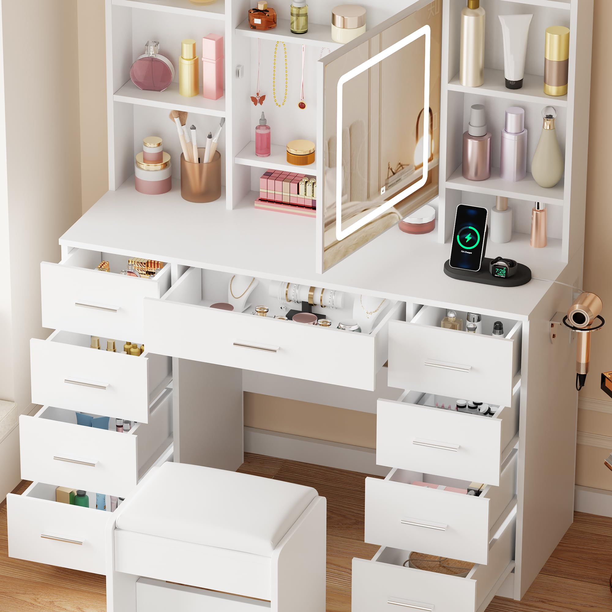BEWISHOME Grande Coiffeuse avec éclairage LED et Miroir, Luminosité Réglable, Coiffeuse avec Tabouret, Prise, 9 Tiroirs et 5 étagères Ouvertes pour Chambre à Coucher Blanc Couffeuse Moderne EFST36W