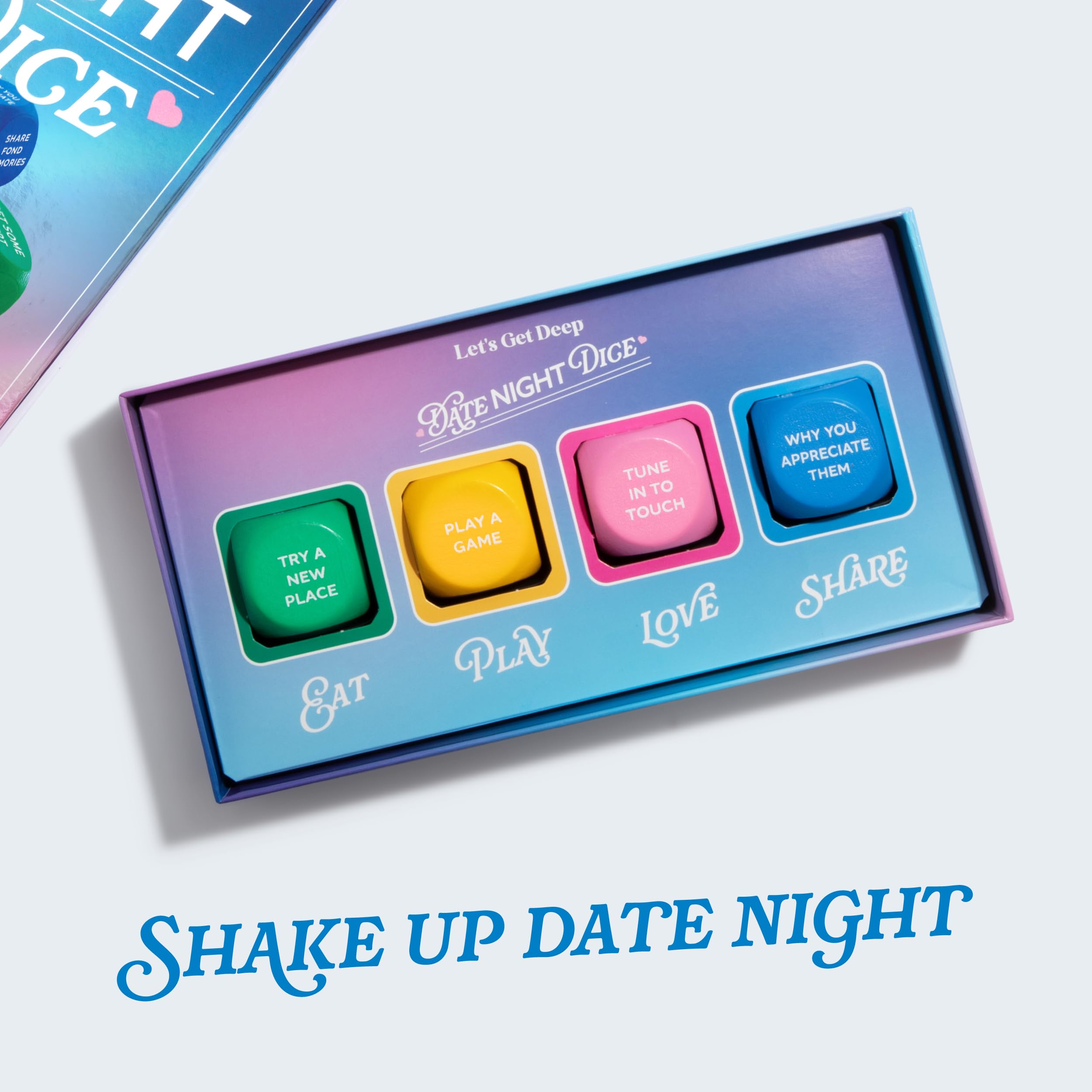 Let's Get Deep® Relatable Dados para Noches en Pareja y Citas nocturnas, más de 200 Ideas únicas, Regalo para Parejas y Bodas, Incluye 4 Dados Personalizados e Instrucciones, para Mayores de 18 años