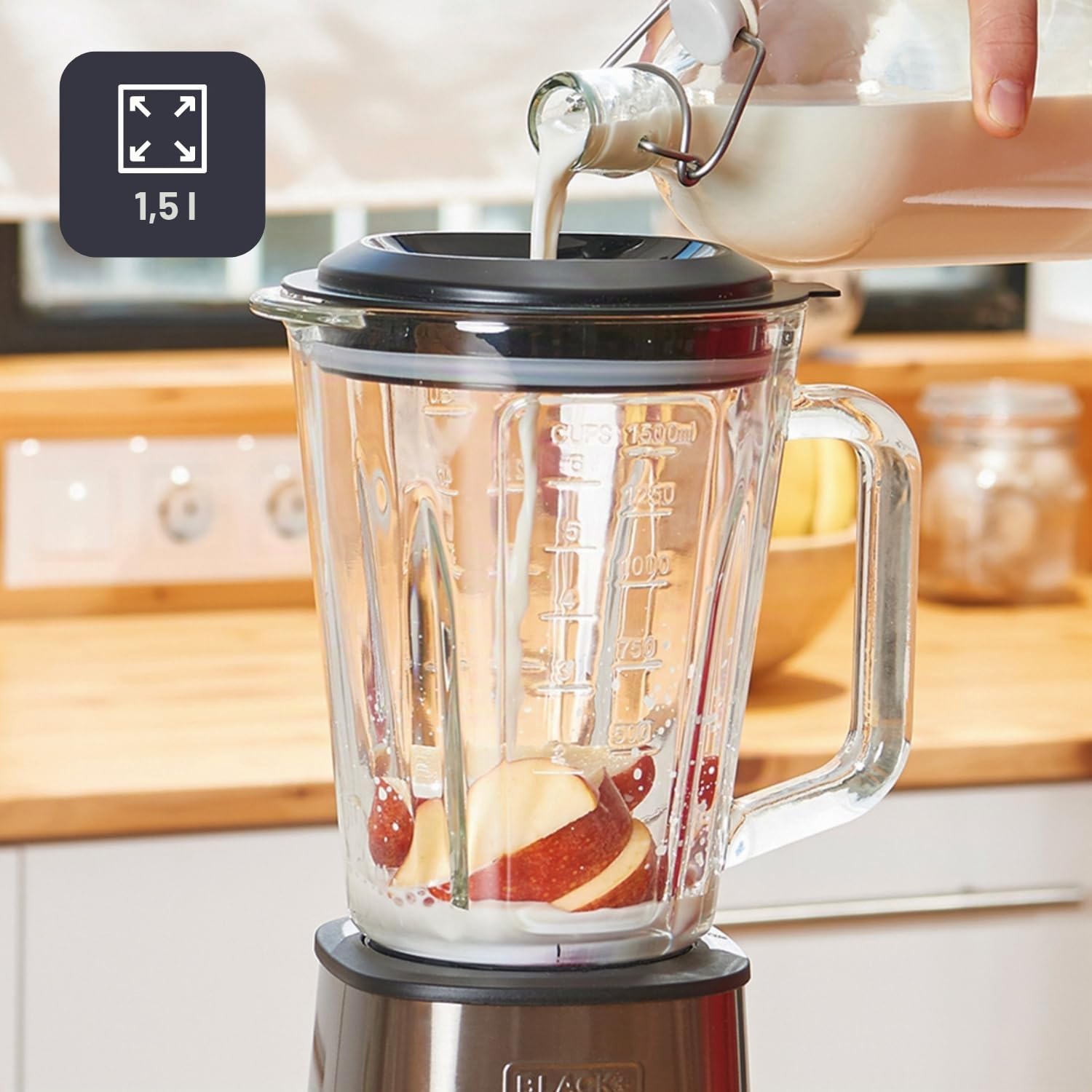 BLACK+DECKER – Standmixer mit Glaskanne 800W | 1,5 L Messbehälter | 4 Hochleistungs-Edelstahlklingen | Mehrstufige Geschwindigkeiten + Pulse-Funktion | Eiscrusher | Messbecher | Spülmaschinengeeignet