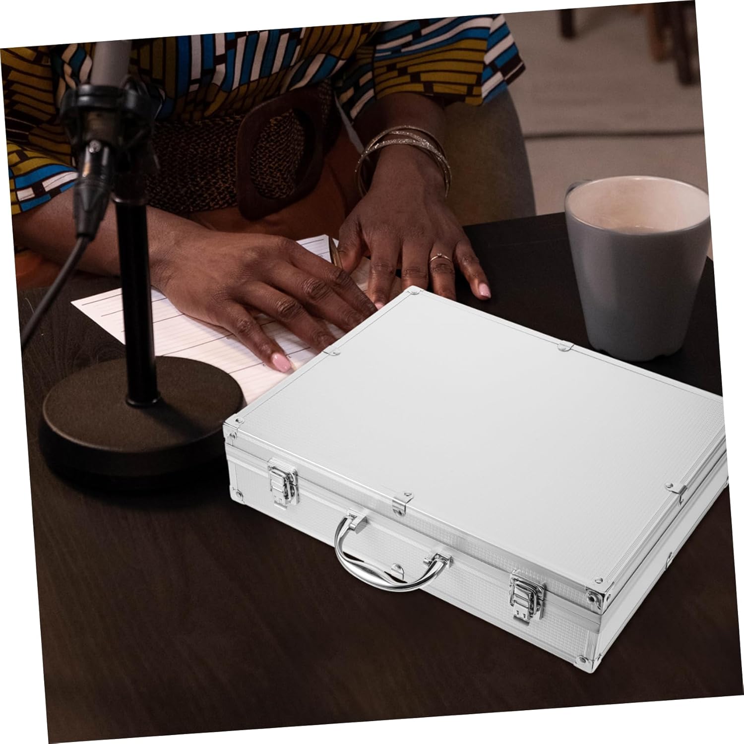 Cordless Microphone Case Hard Box for Mic Organizer Portable Storage Case Handle for Travel