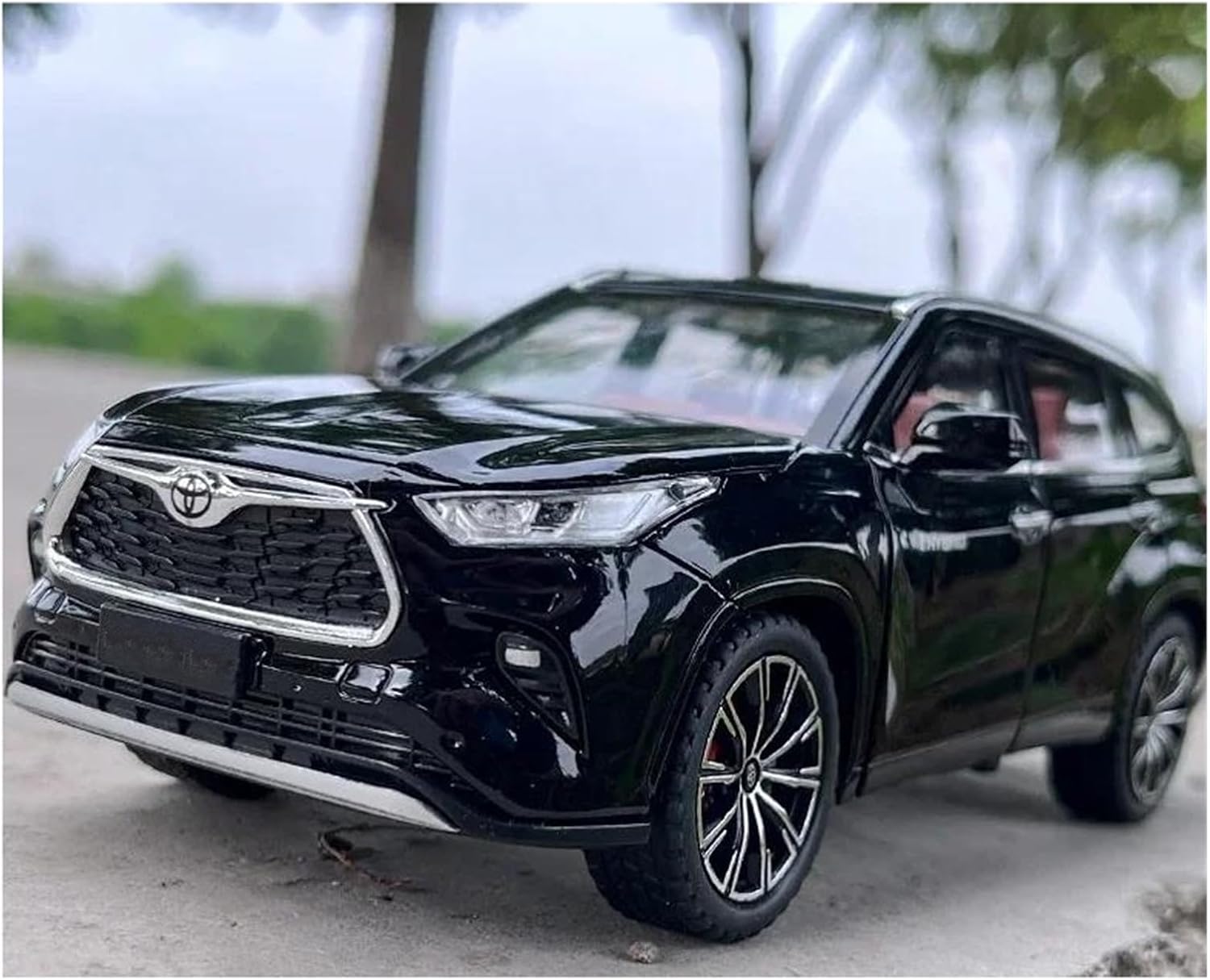 Scale car Model 1:24 for Highlander SUV Alloy Car Model Diecast Metal Off-Road Vehicle Memorabilia Suitable for Decoration(Black)