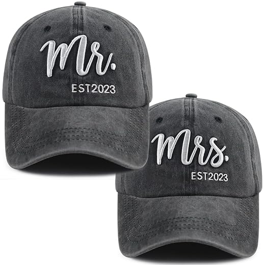 Mr and Mrs Gifts 2023, Funny Bride Groom Couples Gifts Hat, Adjustable Cotton 3D Embroidered Matching Mr Mrs Baseball Cap, Newlywed Honeymoon Birthday Wedding Engagement Gifts for Couples Wife Husband