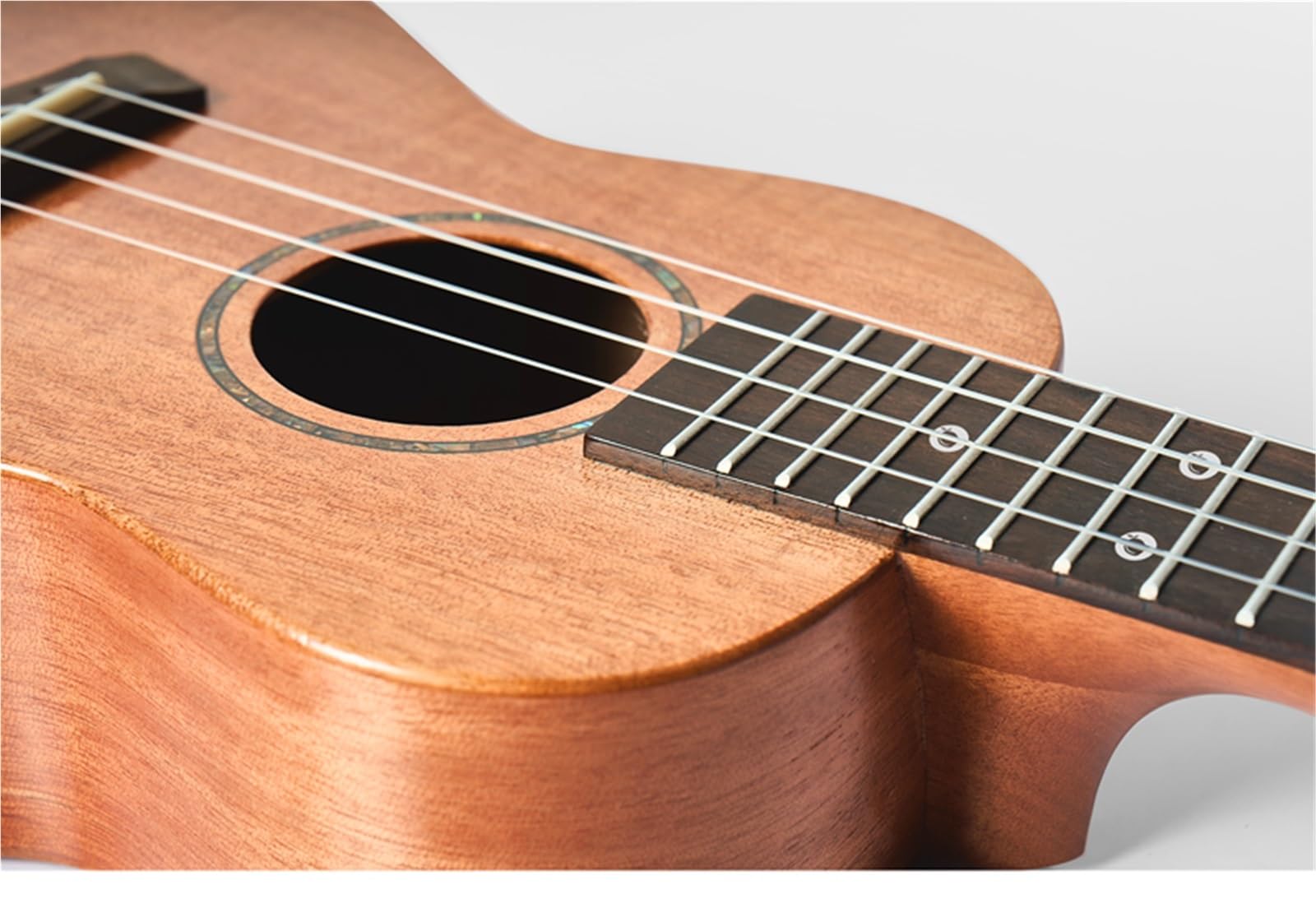 Ukulélé professionnel en acajou de 66 cm avec dessus solide et petit instrument de guitare