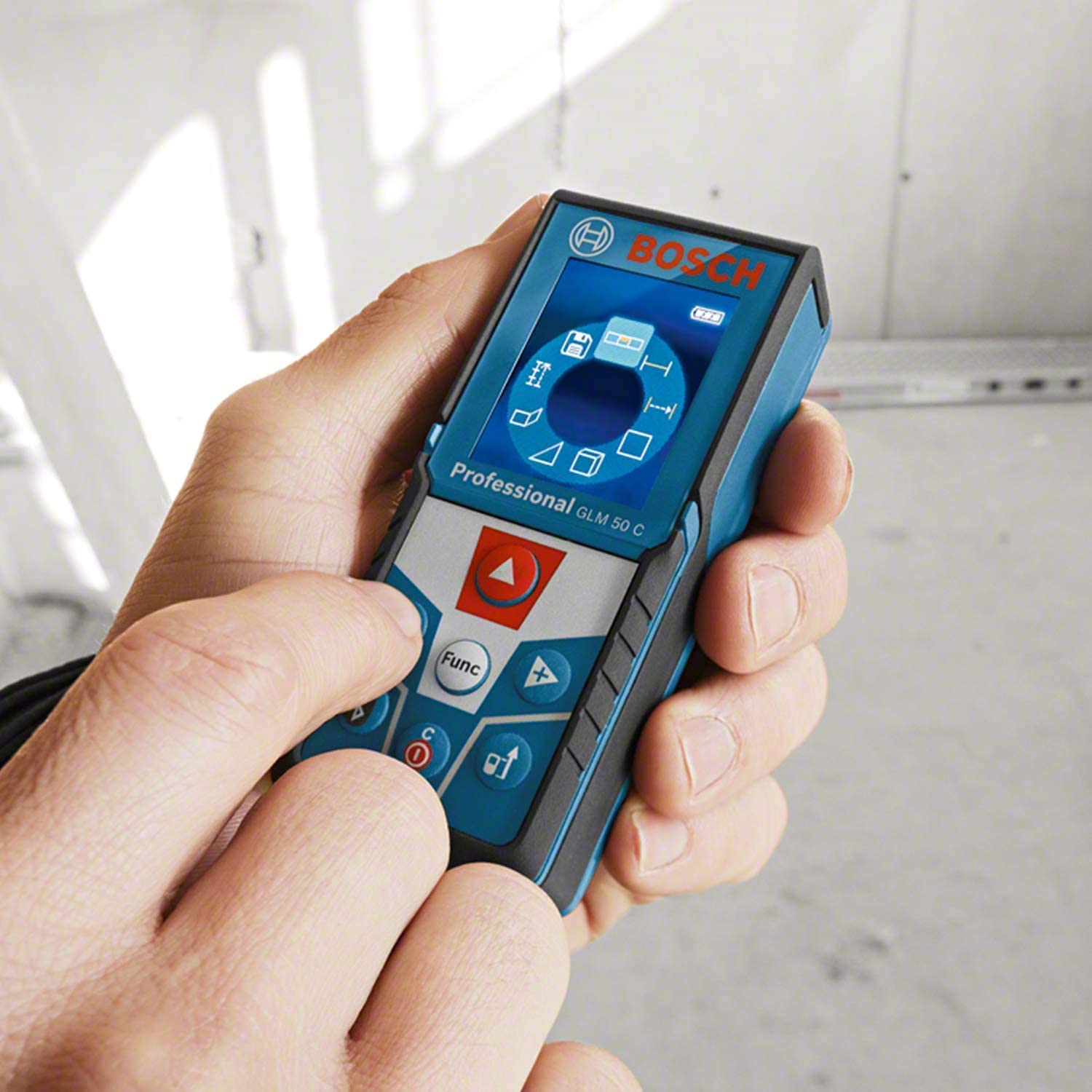 Bosch Professional Laser Entfernungsmesser GLM 50C (Bluetooth Datentransfer, Neigungssensor, 360°, Messung: 0,05-50m, 2 Batterien 1,5V, Schutzhülle) - Amazon Exclusive