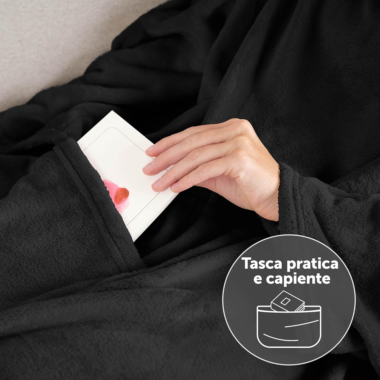 Blumtal Coperta con Maniche Donna con Pratiche Tasche - Plaid con Maniche e Tasca per i Piedi - Plaid Pile Morbido e Caldo - Certificata OEKO-TEX - 170X200cm, Nero