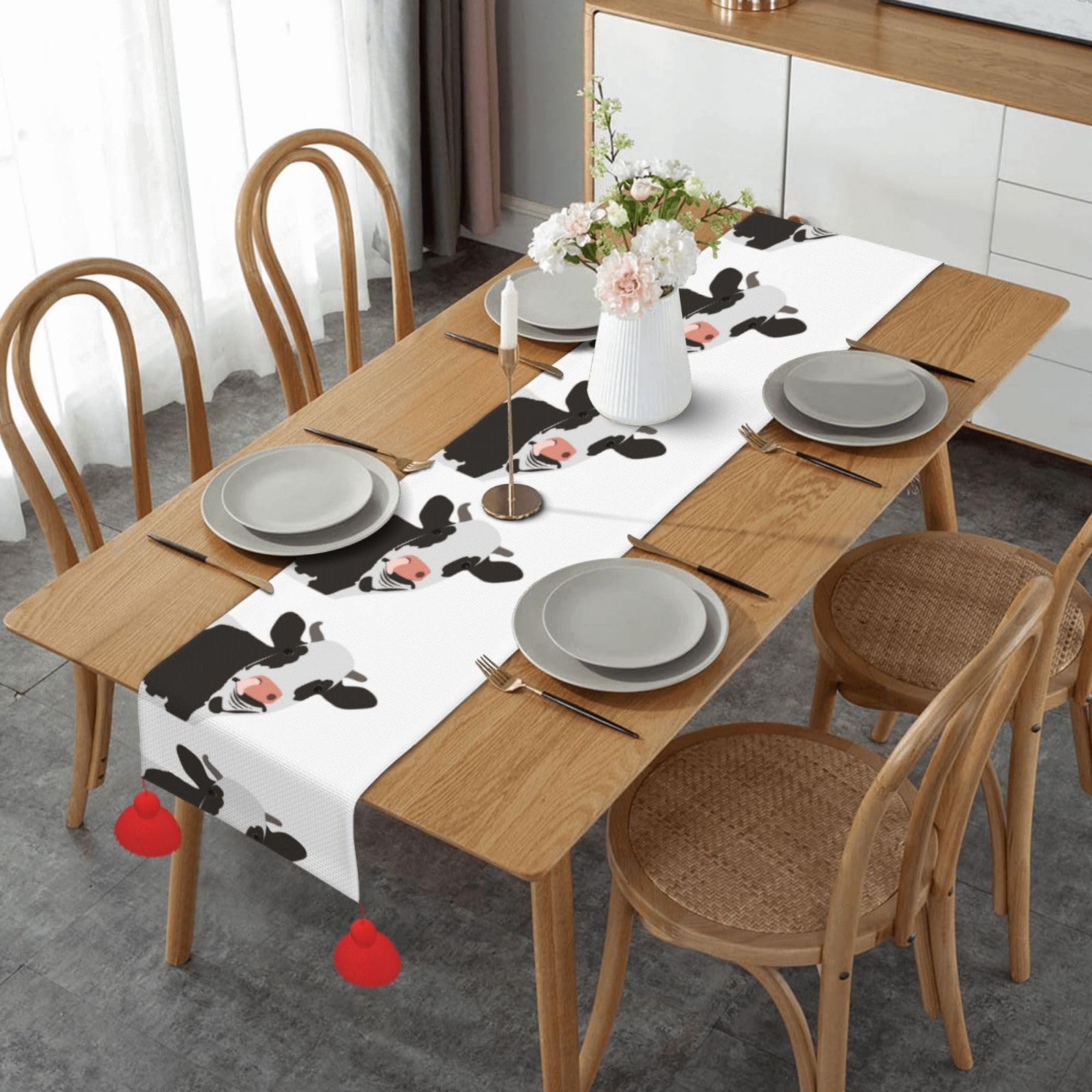 Chemin de table anti-glisse motif vache pour protéger et décorer la table