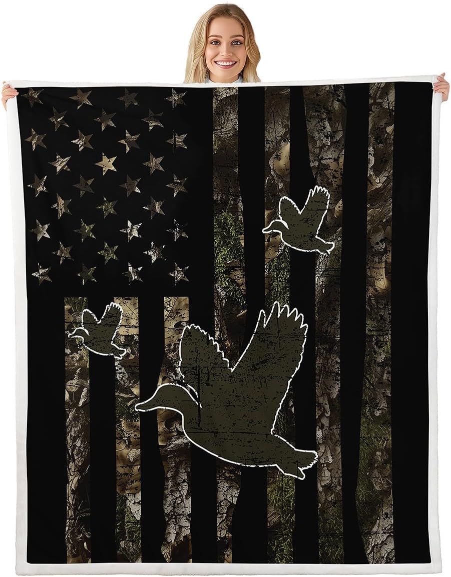 Erosebridal American Flag Camo Fleece Blanket Queen 90x90 Vinatge Bass Fish Fuzzy Plush Throw for Sofa Country Woodland Camouflage Rustic Sherpa Blanket Nature Dead Branches Pattern All Season