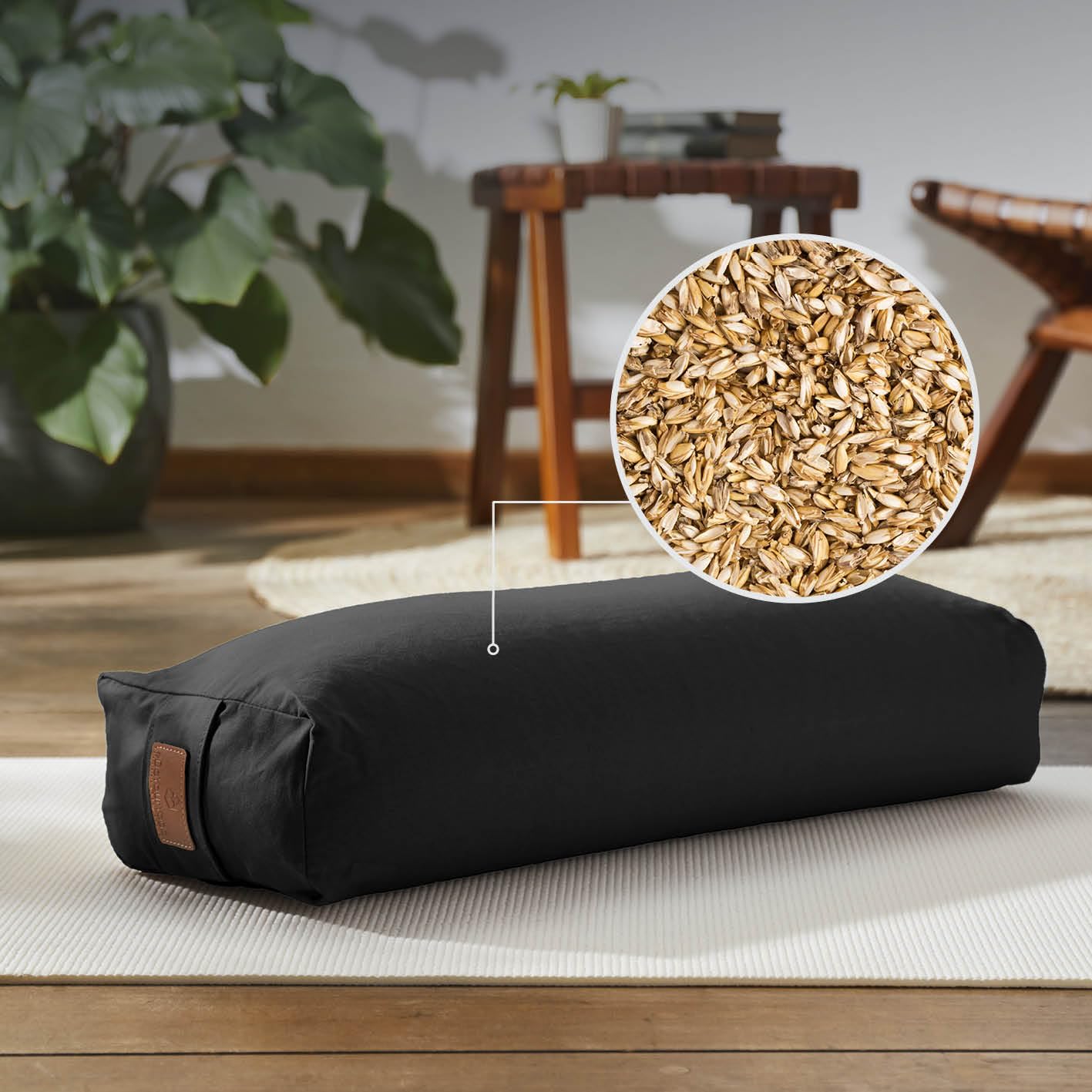 #DoYourYoga Bolster Yoga angolare »Paravati« con pula di Farro bio/Lung. ca 67cm e ca. 13cm Altezza - Ideale Come Cuscino Yoga/Cuscino zafu/Cuscino Meditazione/Supporto Meditazione. 100% Cotone- Nero