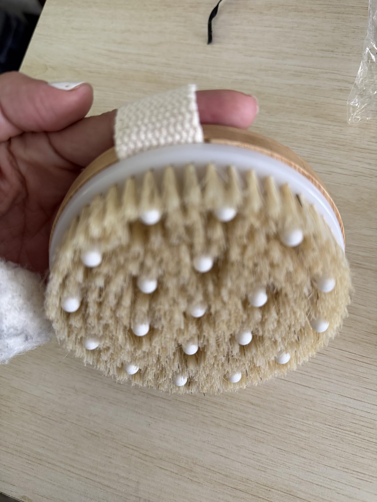 OHOO Bamboo Dry Body Brush Shower Brushing Removes Dry Skin with Massage Nodes Exfoliating Bath Brushes Body Scrubber