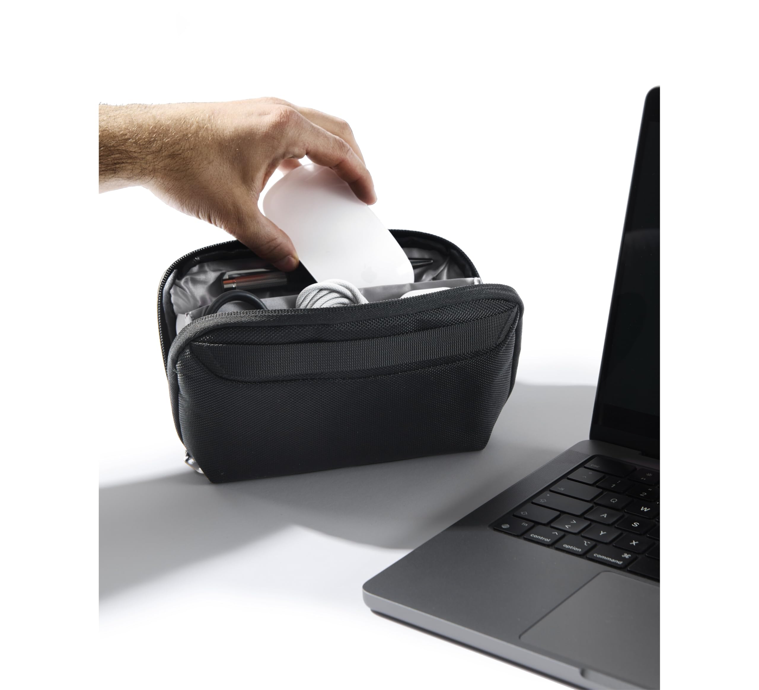 RUGSAK - Borsa organizer per cavi, accessori elettronici compatti per laptop, cellulare, caricabatterie, cavi, hard disk, adattatori e schede SD | Tech Pouch Cable Bag per viaggi e ufficio