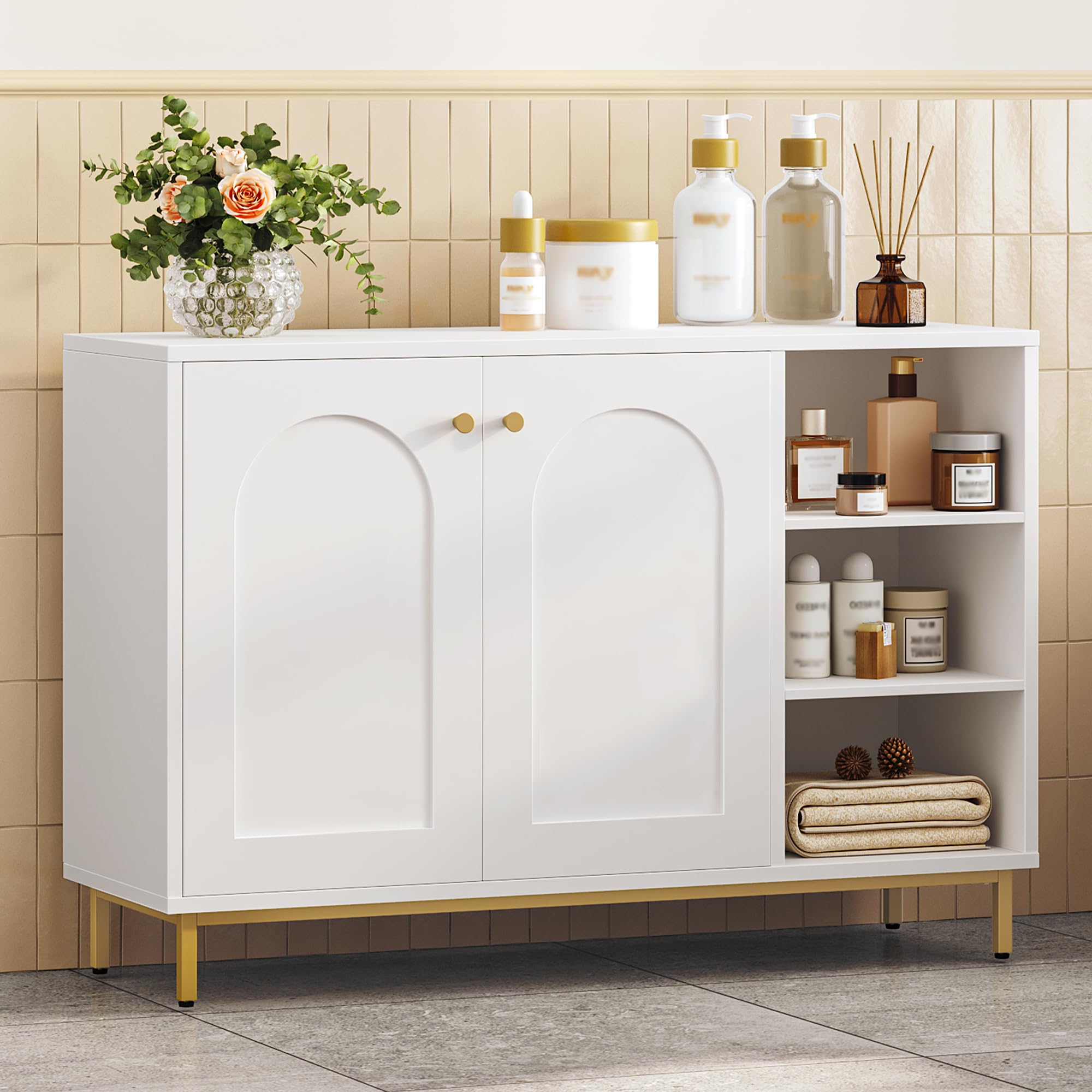 Hzuaneri Mobile da Bagno, Armadietto Autoportante, con 3 Ripiani Aperti Regolabili e 2 ante, Grande Capacità di Stoccaggio, per Bagno, Soggiorno, Ingresso, Cucina, Bianco-Oro SC10203G